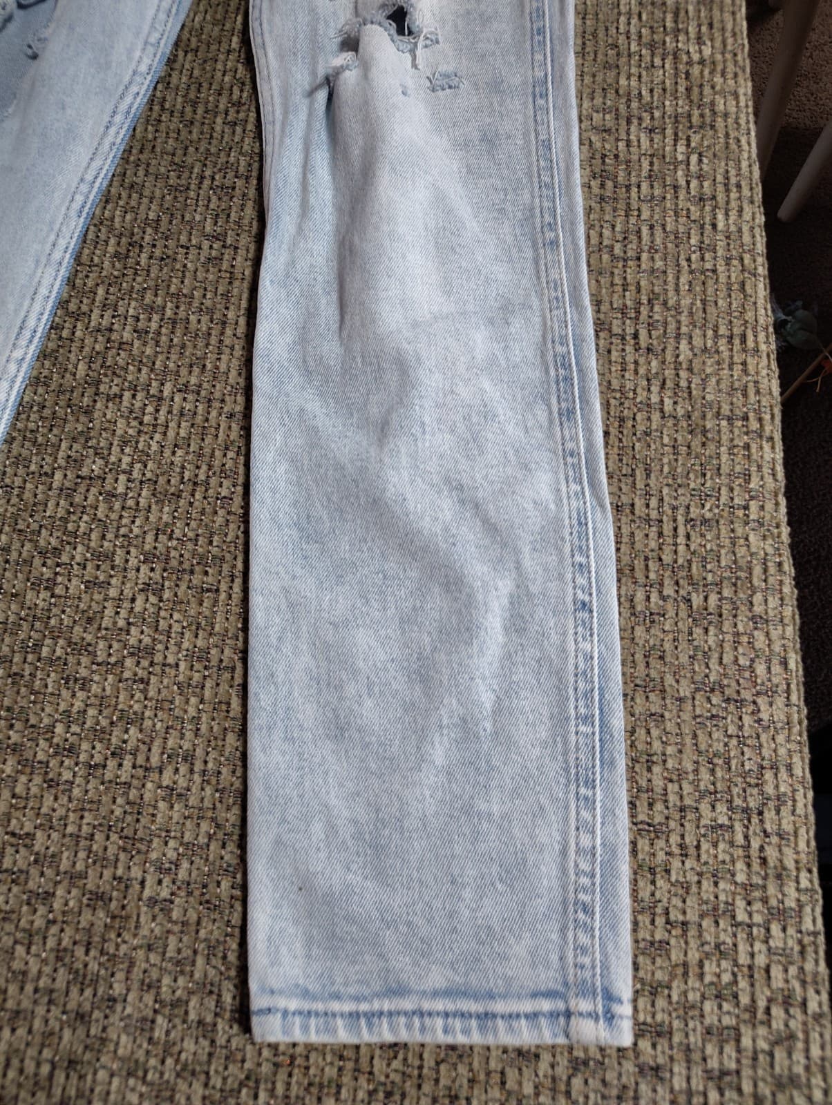 Hollister Ultra High-Rise Mom Jeans Light Blue Distressed Denim for Women - Thumbnail 3