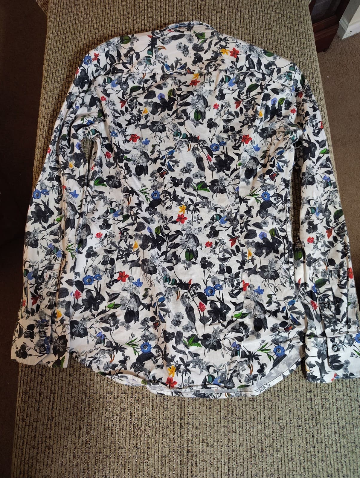 Robert Graham STEVENS Floral Linen Blend Excellent Condition. Size: Medium - Thumbnail 9