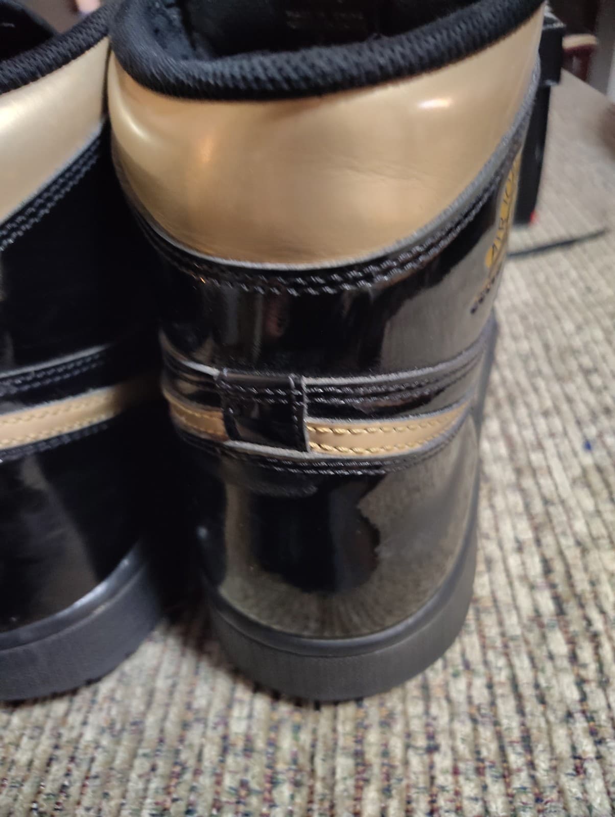 Size 12 - Jordan 1 Patent Black Metallic Gold 2020 With Box - Thumbnail 5