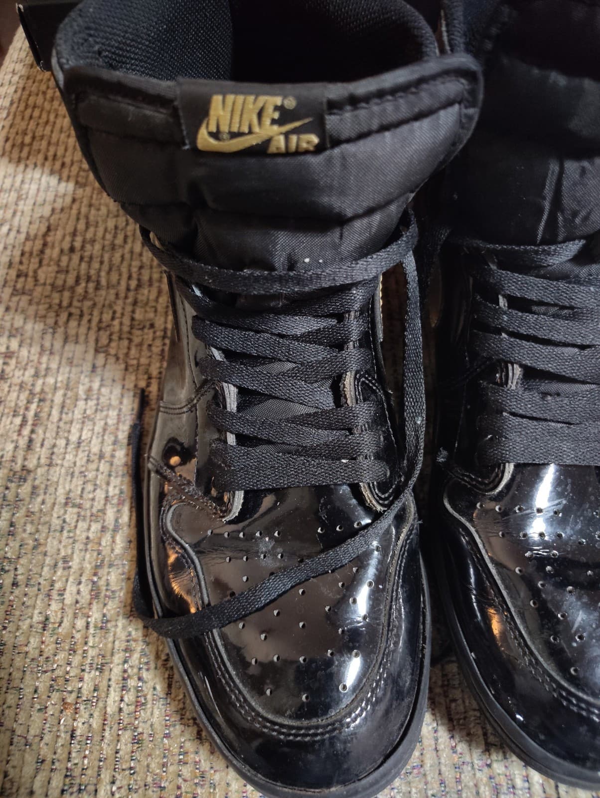Size 12 - Jordan 1 Patent Black Metallic Gold 2020 With Box - Thumbnail 2
