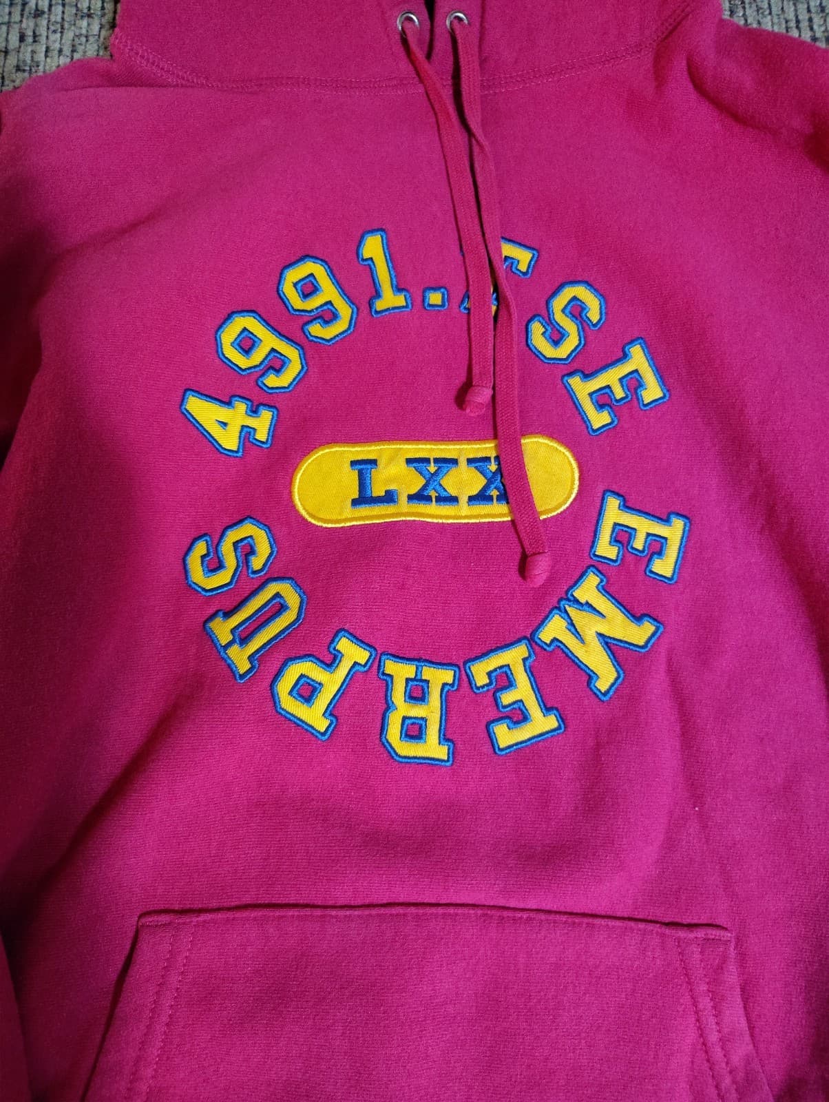 Supreme Reverse Logo Hooded Sweatshirt Fuchsia Pink Hoody 2023 Collection M VGC - Thumbnail 2