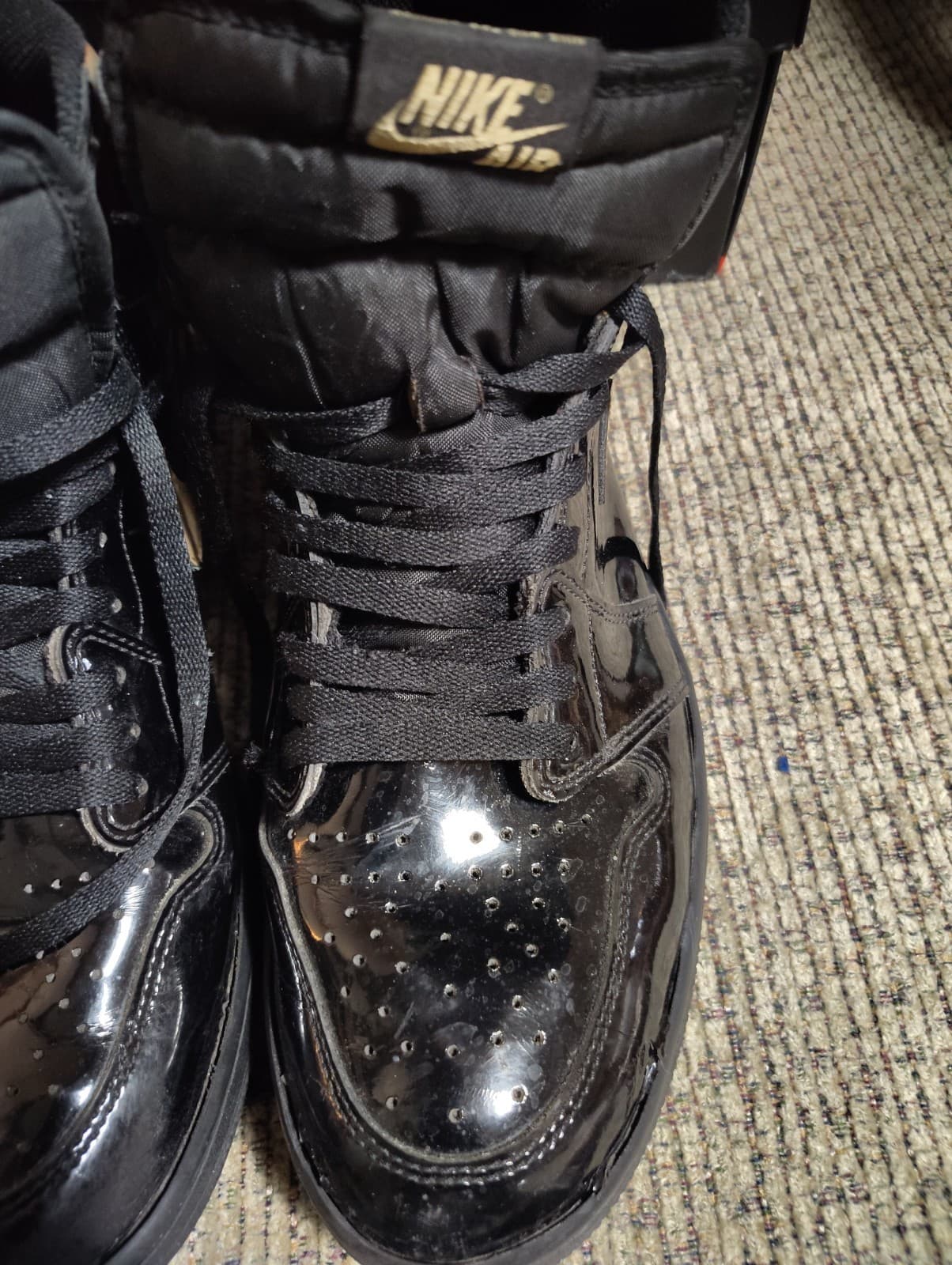 Size 12 - Jordan 1 Patent Black Metallic Gold 2020 With Box - Thumbnail 3