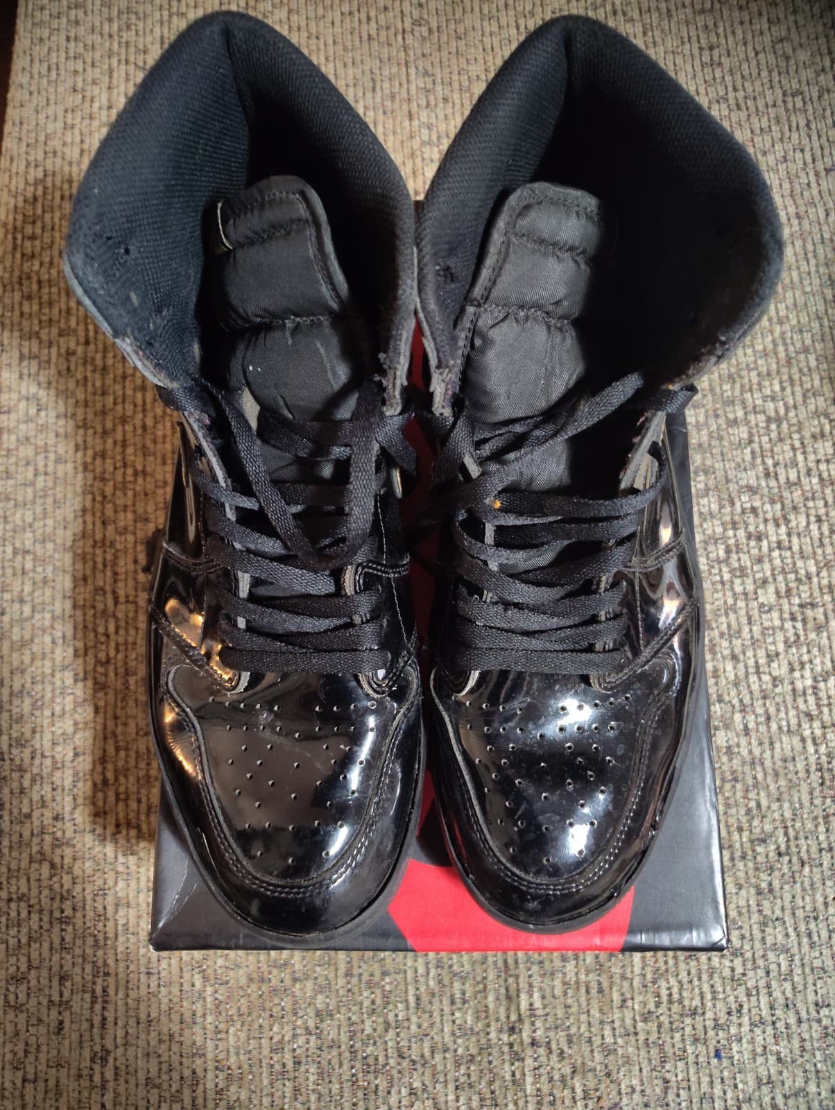 Size 12 - Jordan 1 Patent Black Metallic Gold 2020 With Box - Thumbnail 13