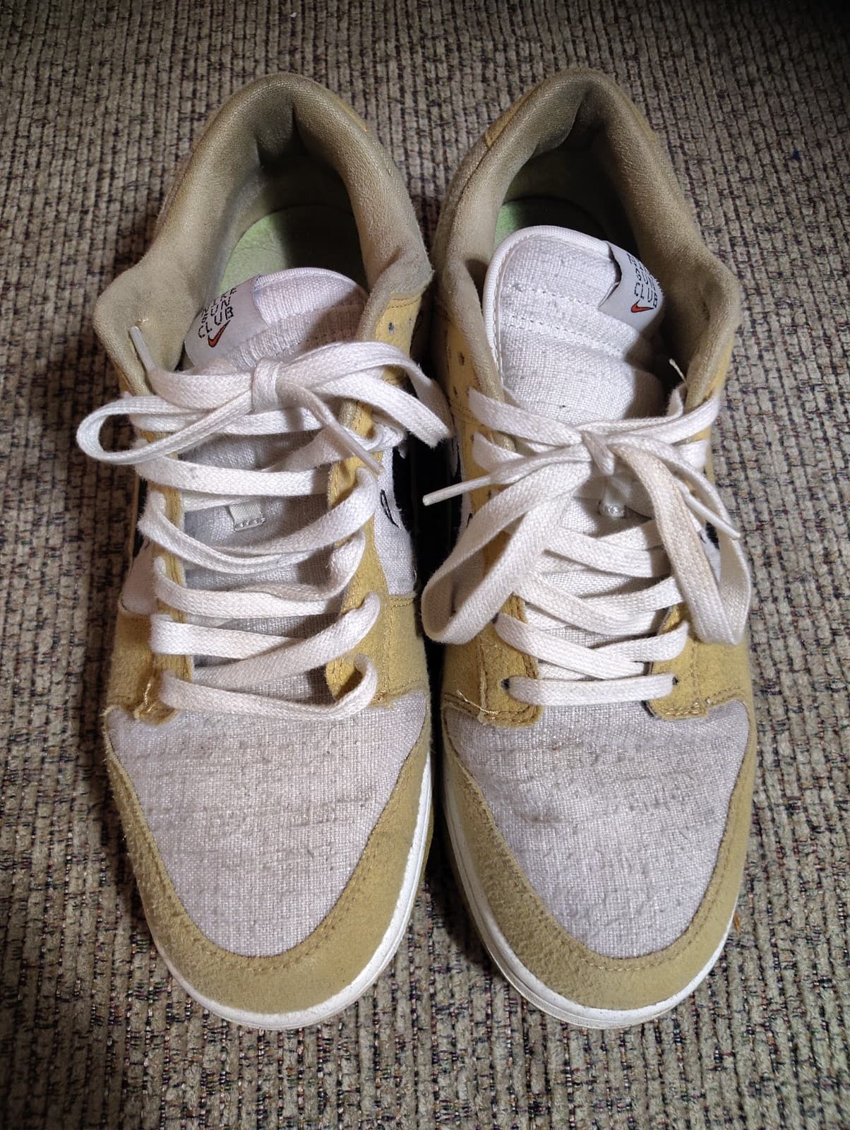Nike Dunk Sun Club Shark Fin Wheat Grass Orange Size 12 With Box
