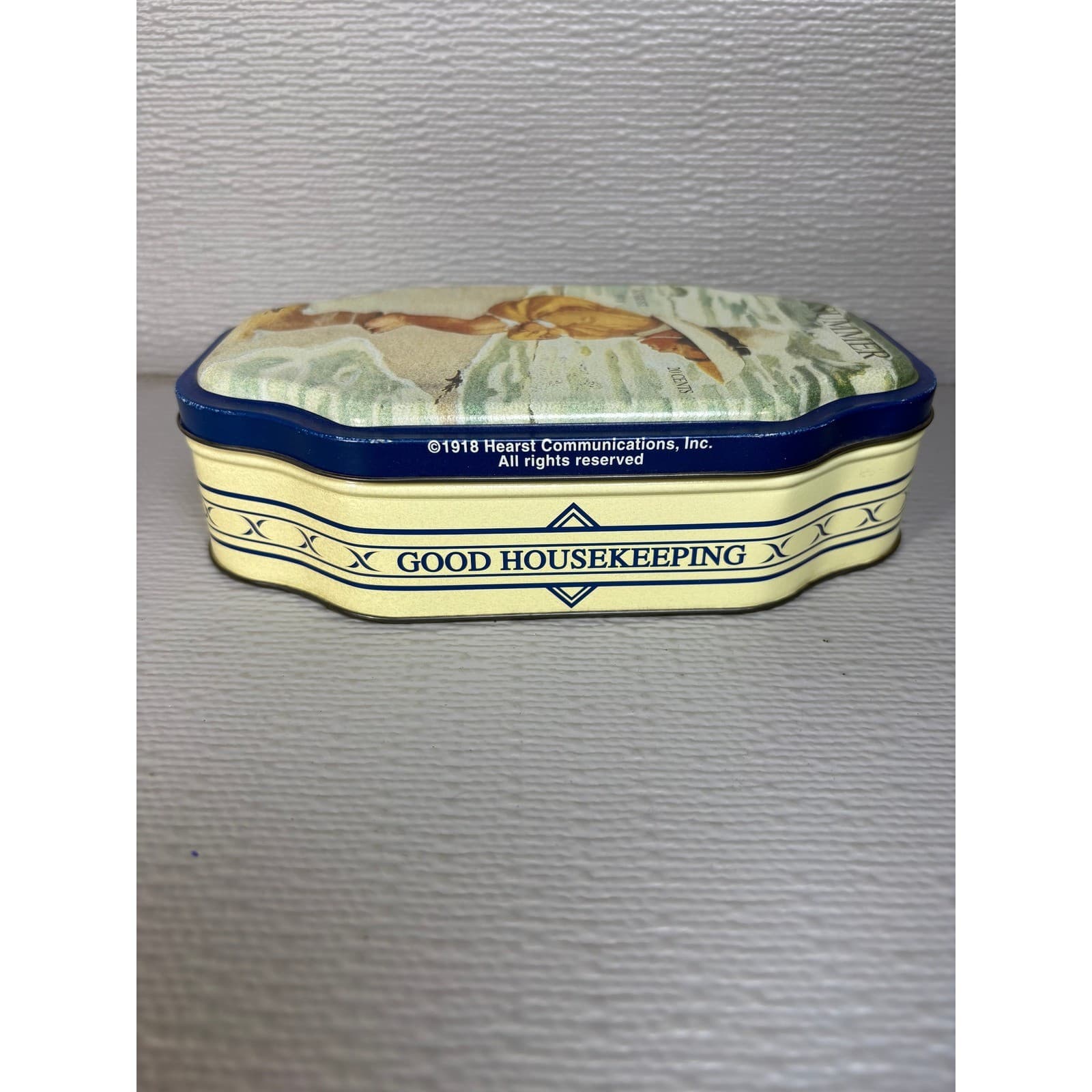 Good Housekeeping Vintage Tin August 1918 Summer Cover Art Scalloped Metal Box - Thumbnail 3