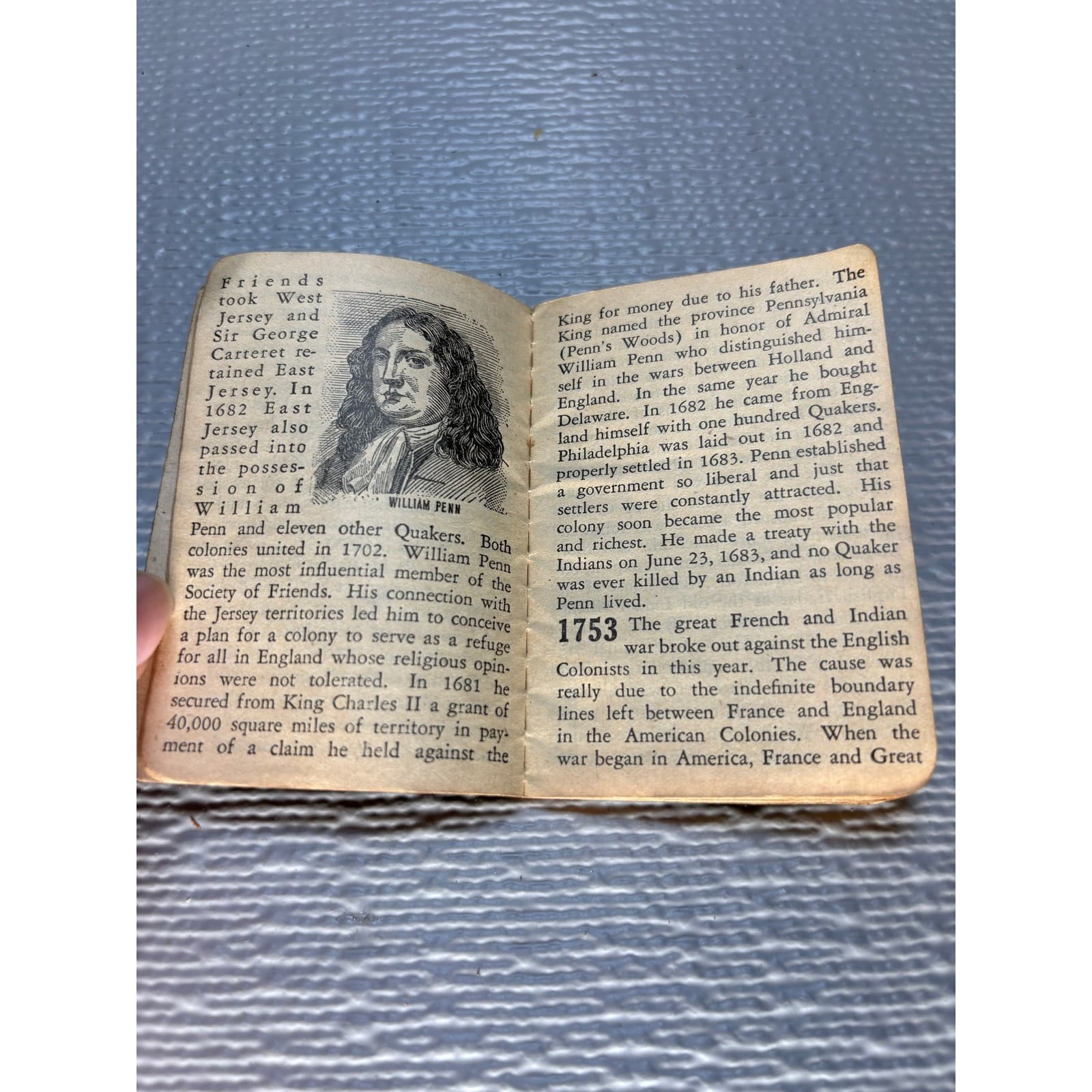 Vintage 1934 Tom Thumb History of the United States Miniature Book 4th Edition - Thumbnail 4