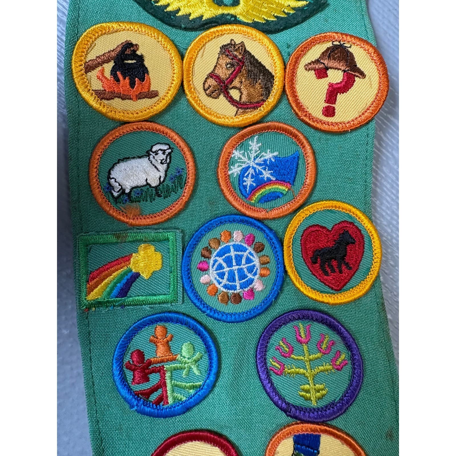 Vintage Girl Scouts Junior Sash Green with 1980s Patches Pins Troop 333 GSA - Thumbnail 8