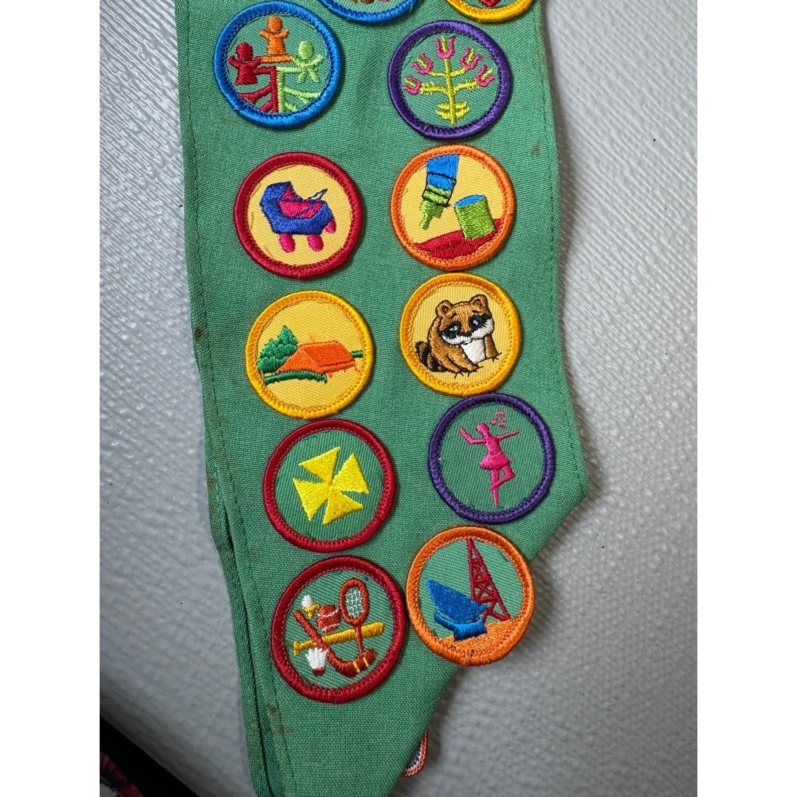 Vintage Girl Scouts Junior Sash Green with 1980s Patches Pins Troop 333 GSA - Thumbnail 9