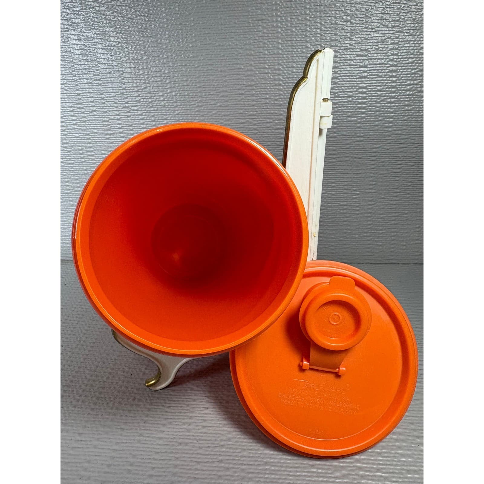 Vintage Tupperware Orange Quick Shake Shaker 262-14 with Strainer Lid 603-1 - Thumbnail 4