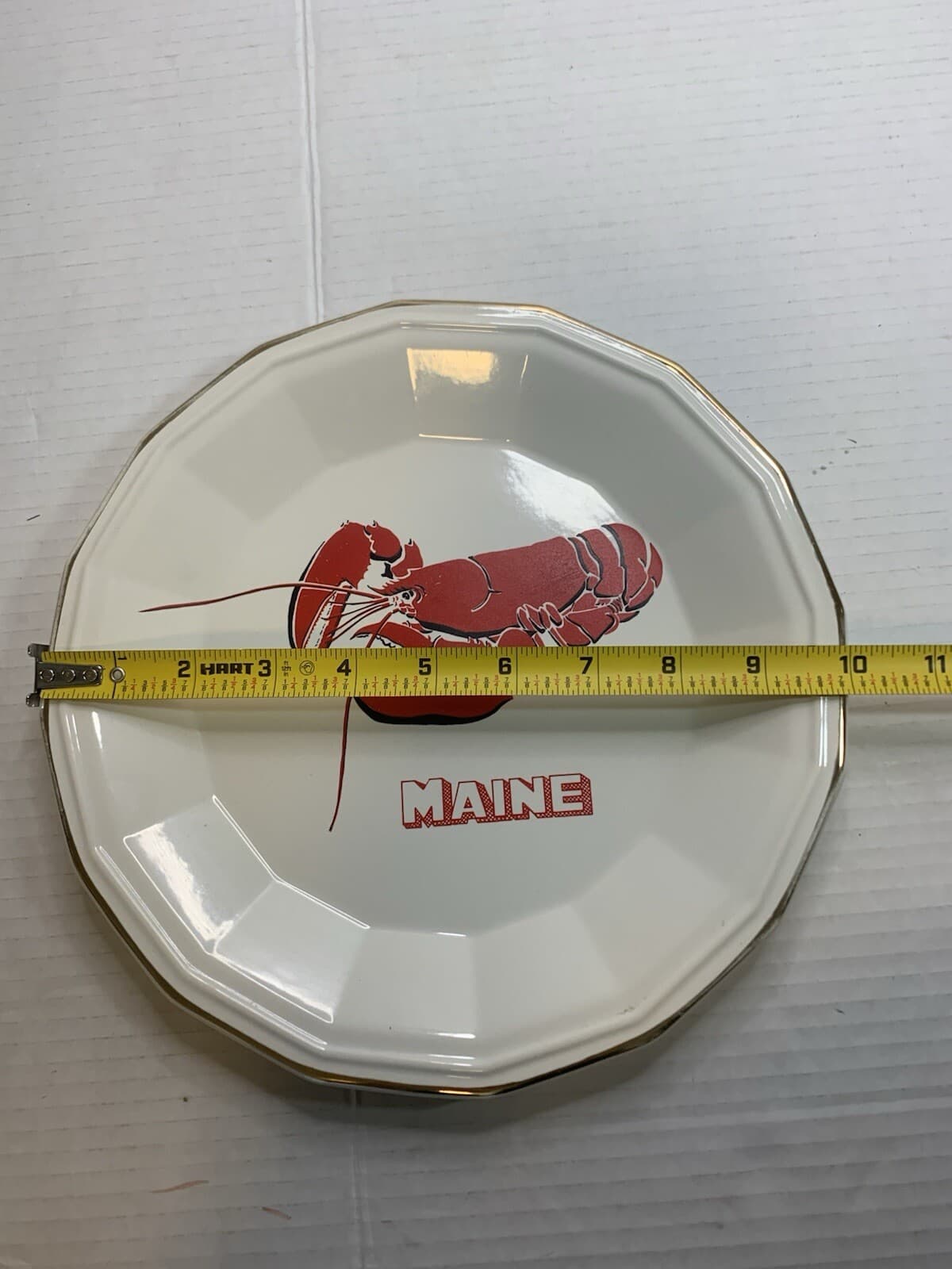 Vintage 1970s Maine Lobster Souvenir Collector Plate 10” White Red w/ Gold Trim - Thumbnail 5