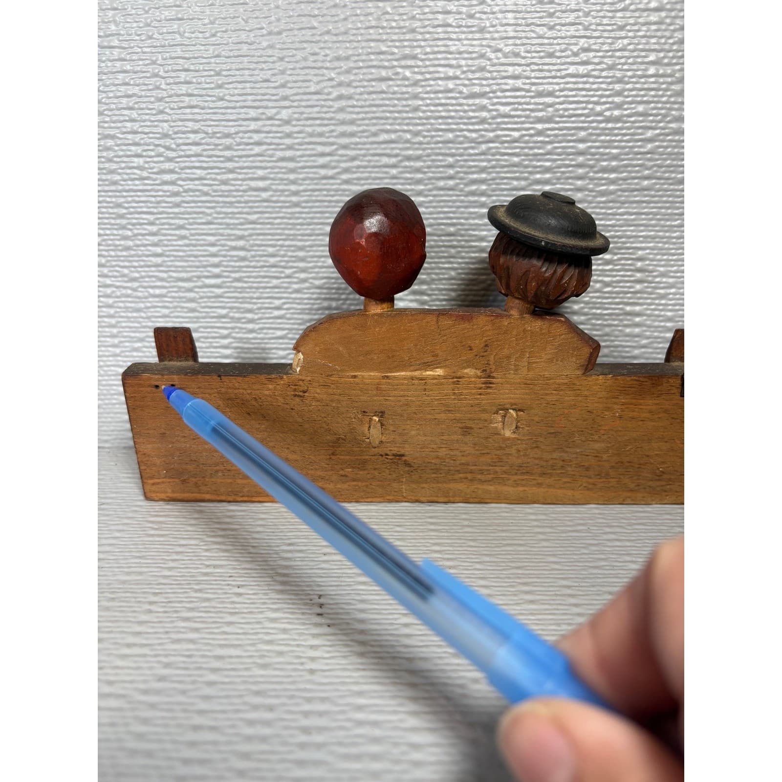 Vintage Hand Carved Wood Wall Key Rack Folk Art Elderly Couple 4 Hooks 8 Inch - Thumbnail 3