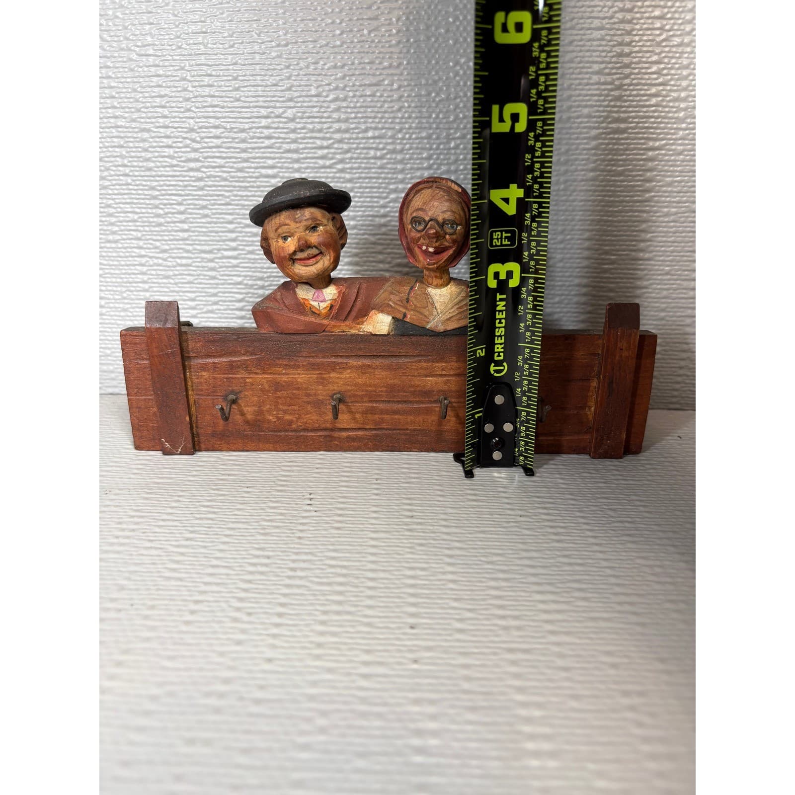 Vintage Hand Carved Wood Wall Key Rack Folk Art Elderly Couple 4 Hooks 8 Inch - Thumbnail 5