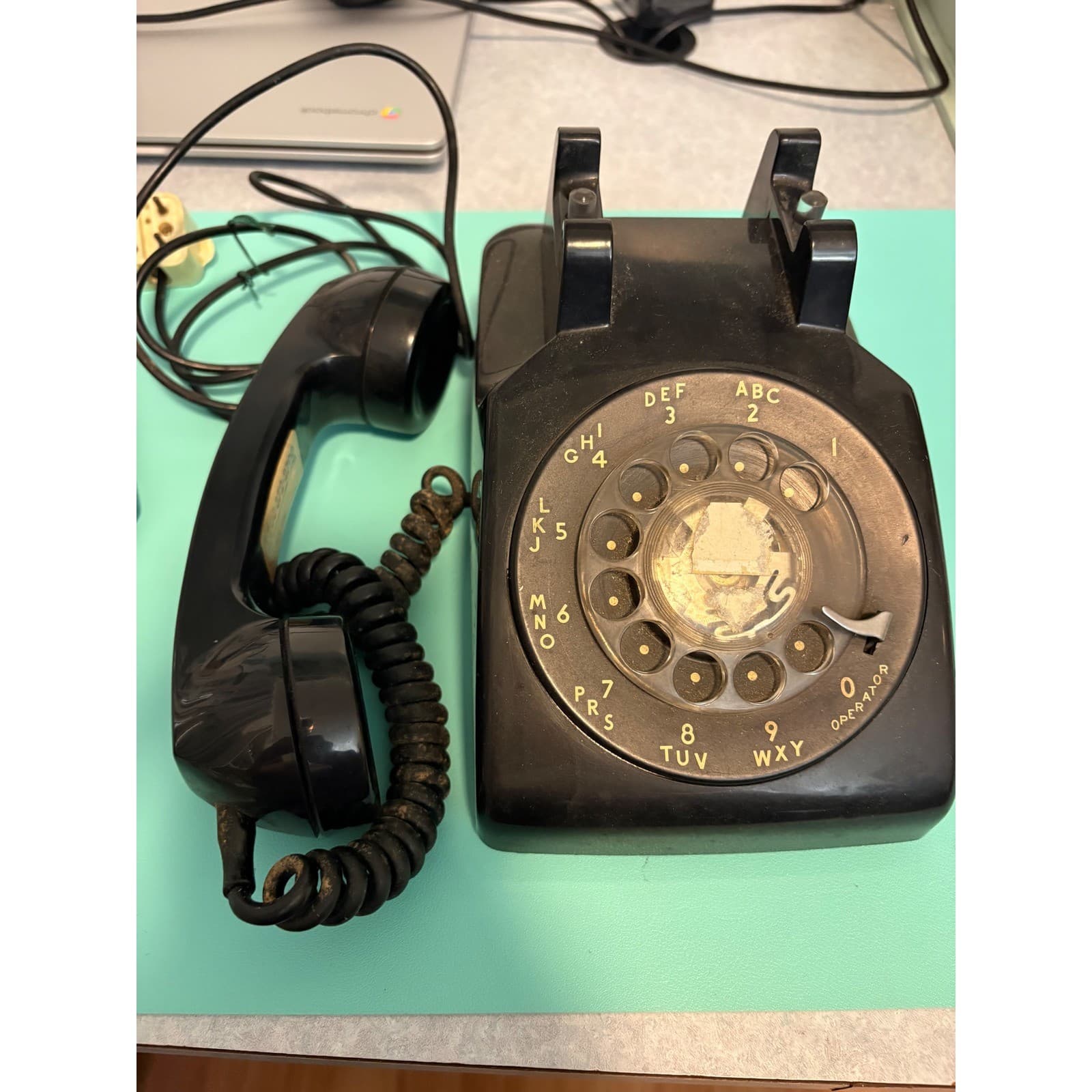 Vintage Western Electric Model 500 Rotary Dial Telephone Black Bell System - Thumbnail 2