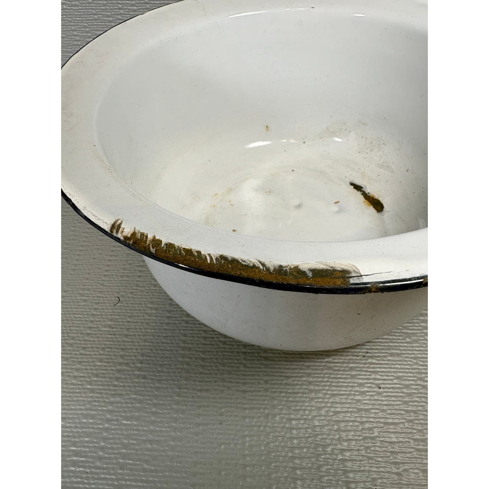 Vintage White Enamelware Chamber Pot Farmhouse Primitive Planter - Thumbnail 3