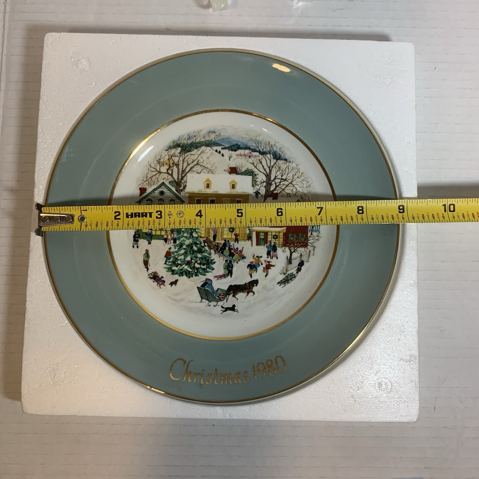 Avon Vintage Christmas Plate 1980 "Country Christmas" w/Original Box Avon Plates - Thumbnail 5