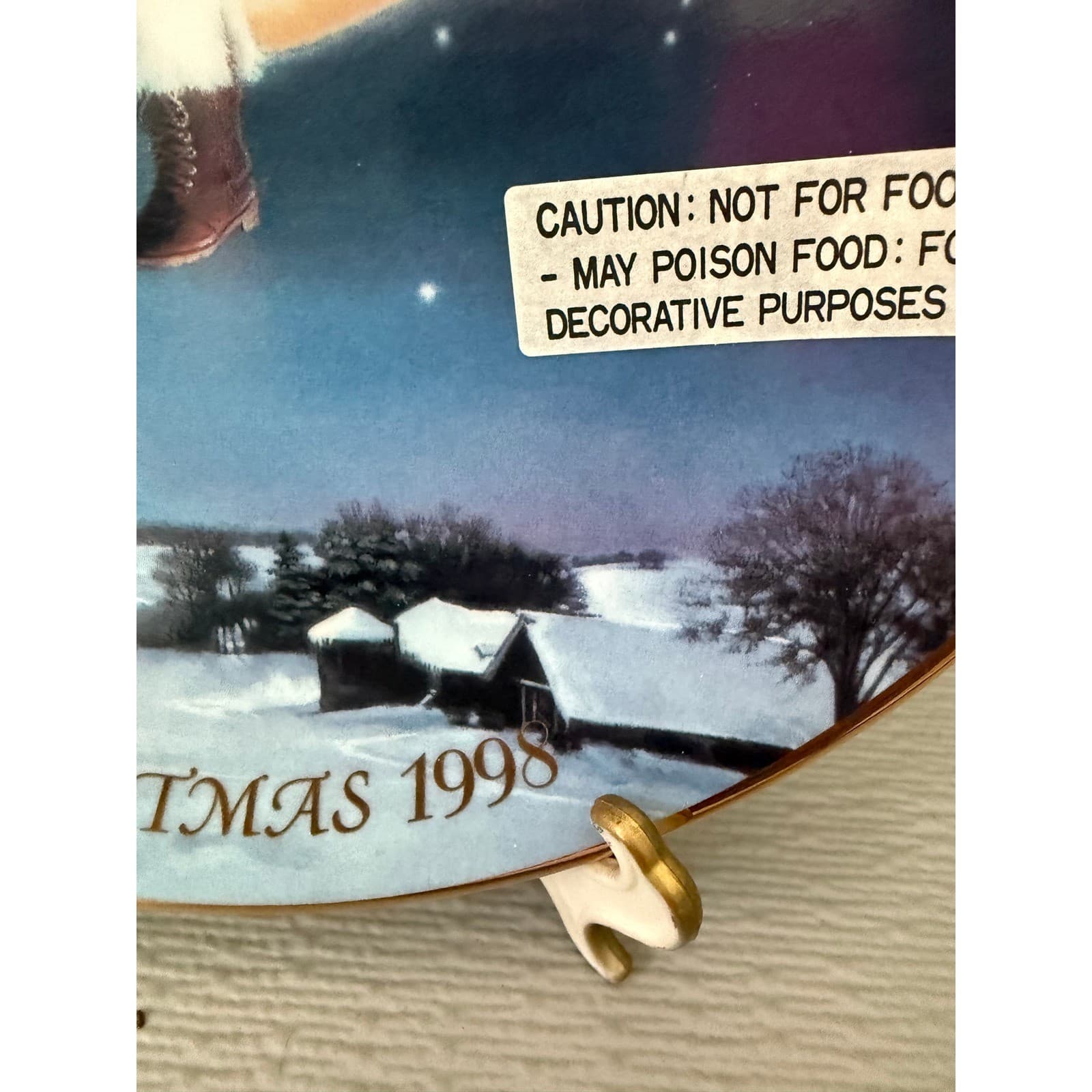 Avon Christmas 1998 Collector Plate Greetings From Santa Ernie Norcia 22K Gold - Thumbnail 2