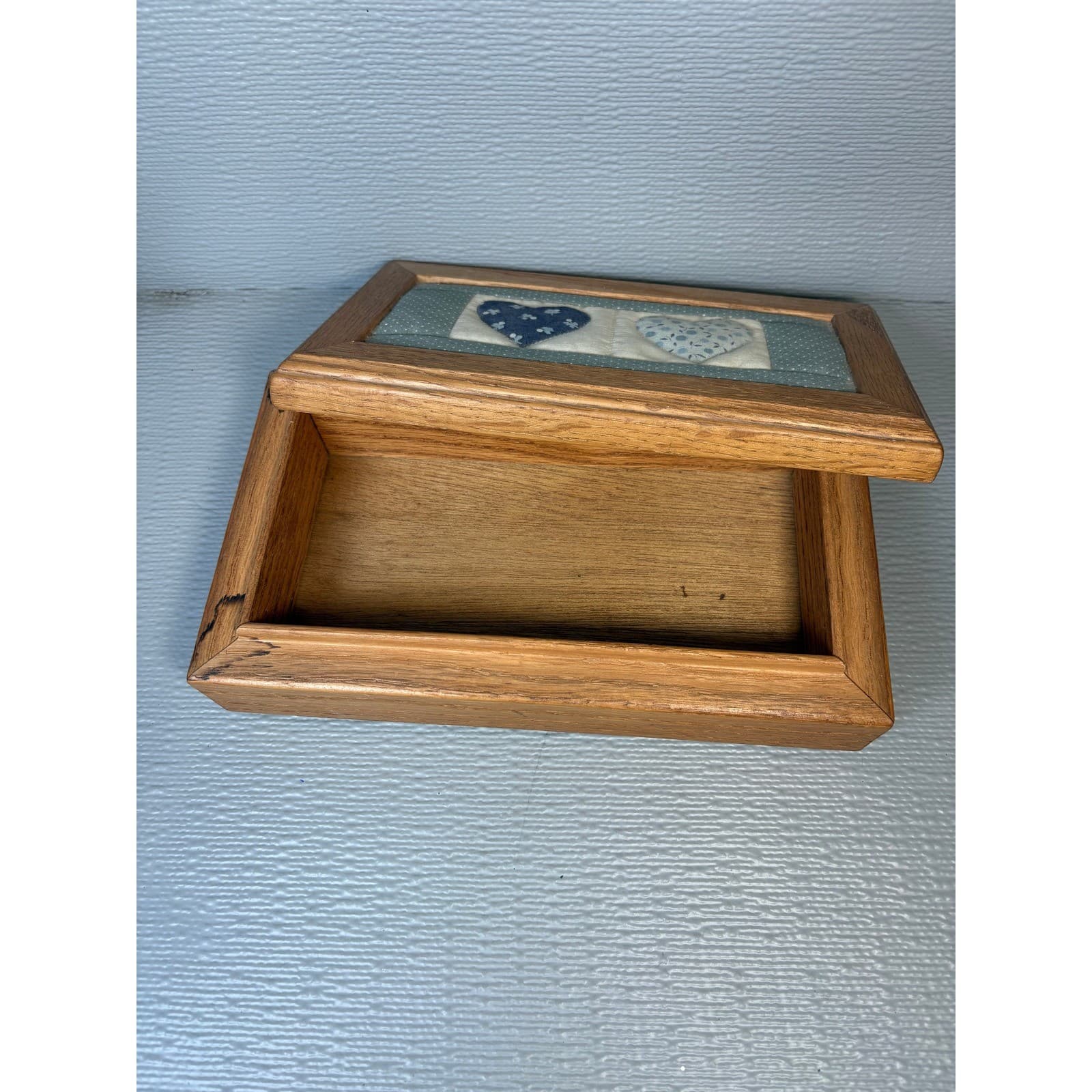 Vintage Oak Trinket Box Quilted Heart Inlay Blue Country Decor - Thumbnail 2