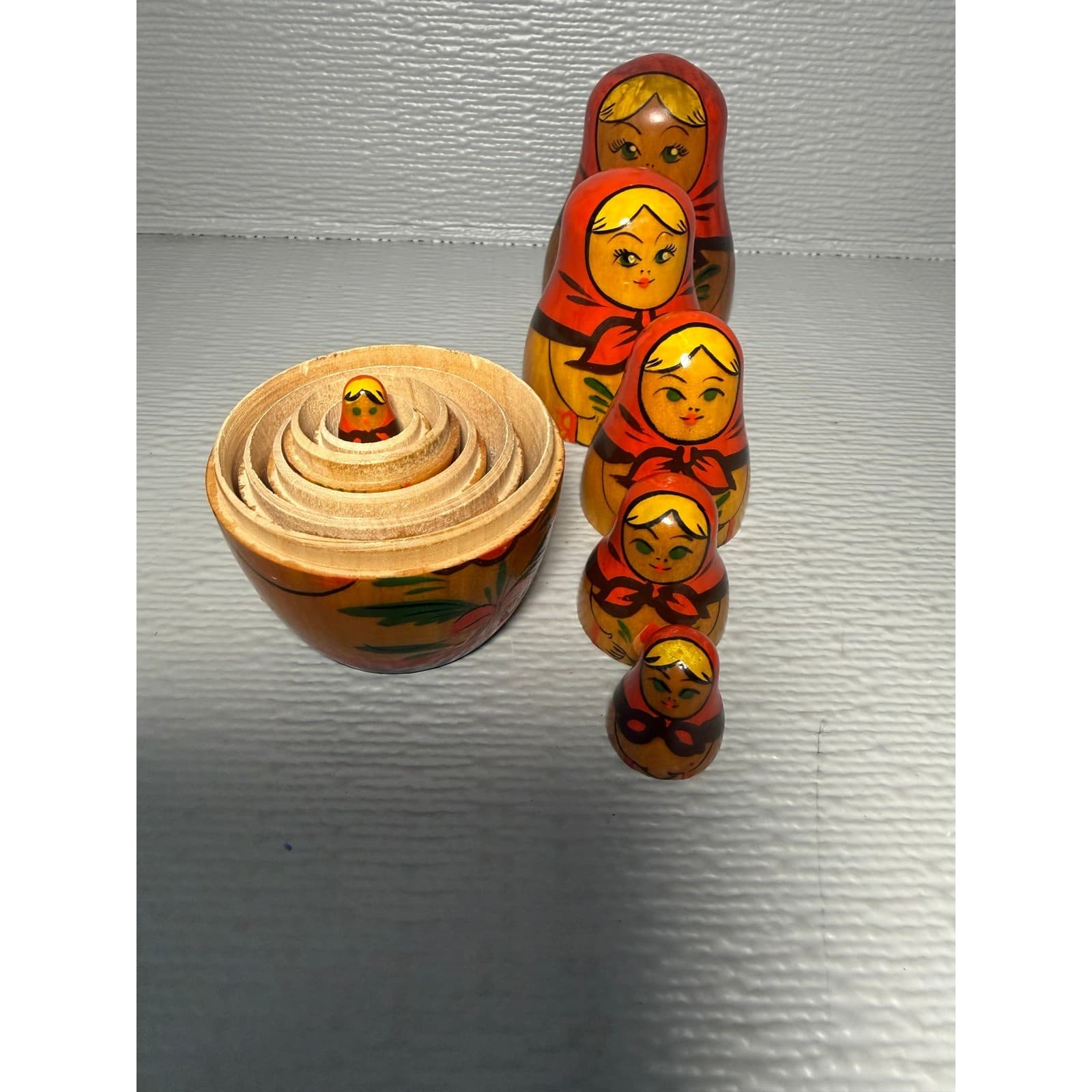 Vintage Russian Matryoshka Nesting Dolls Set 6 Piece Hand Painted Wood Folk Art - Thumbnail 10