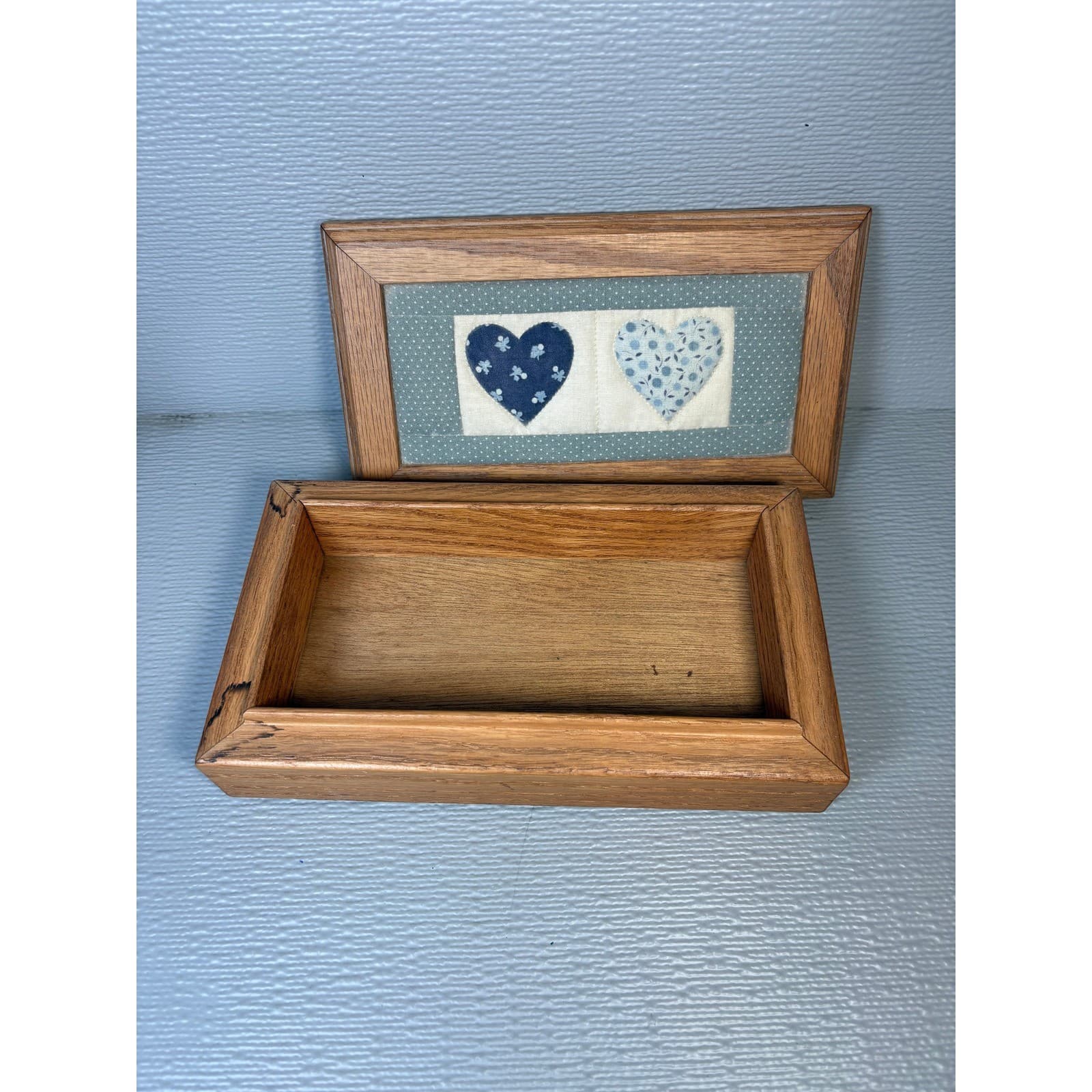 Vintage Oak Trinket Box Quilted Heart Inlay Blue Country Decor - Thumbnail 3