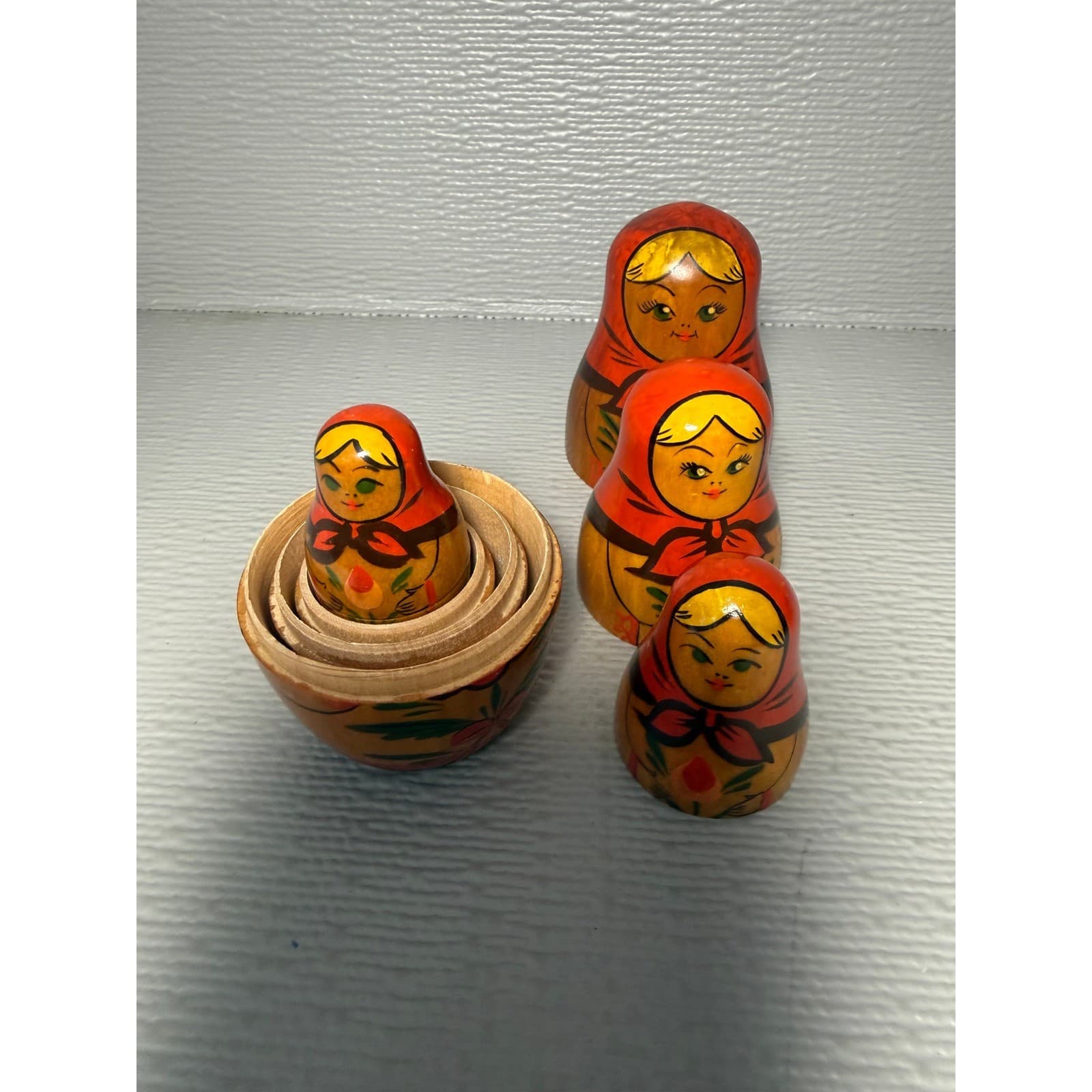 Vintage Russian Matryoshka Nesting Dolls Set 6 Piece Hand Painted Wood Folk Art - Thumbnail 8