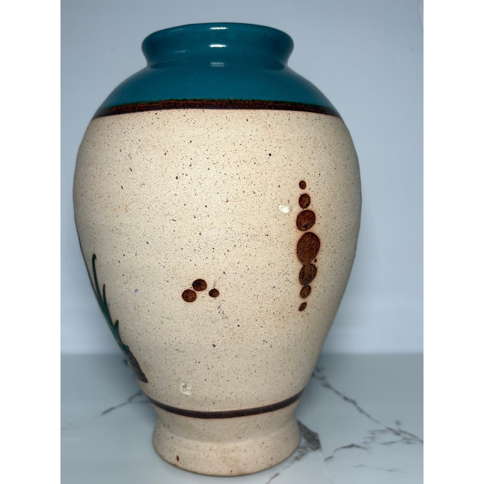 Vintage Mexican Folk Art Pottery Vase Hand Painted Family Desert Scene Teal Rim - Thumbnail 3