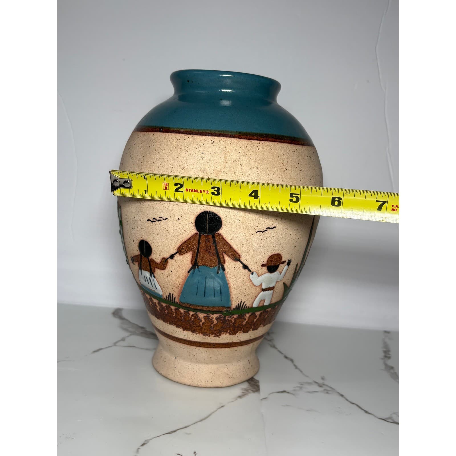 Vintage Mexican Folk Art Pottery Vase Hand Painted Family Desert Scene Teal Rim - Thumbnail 10