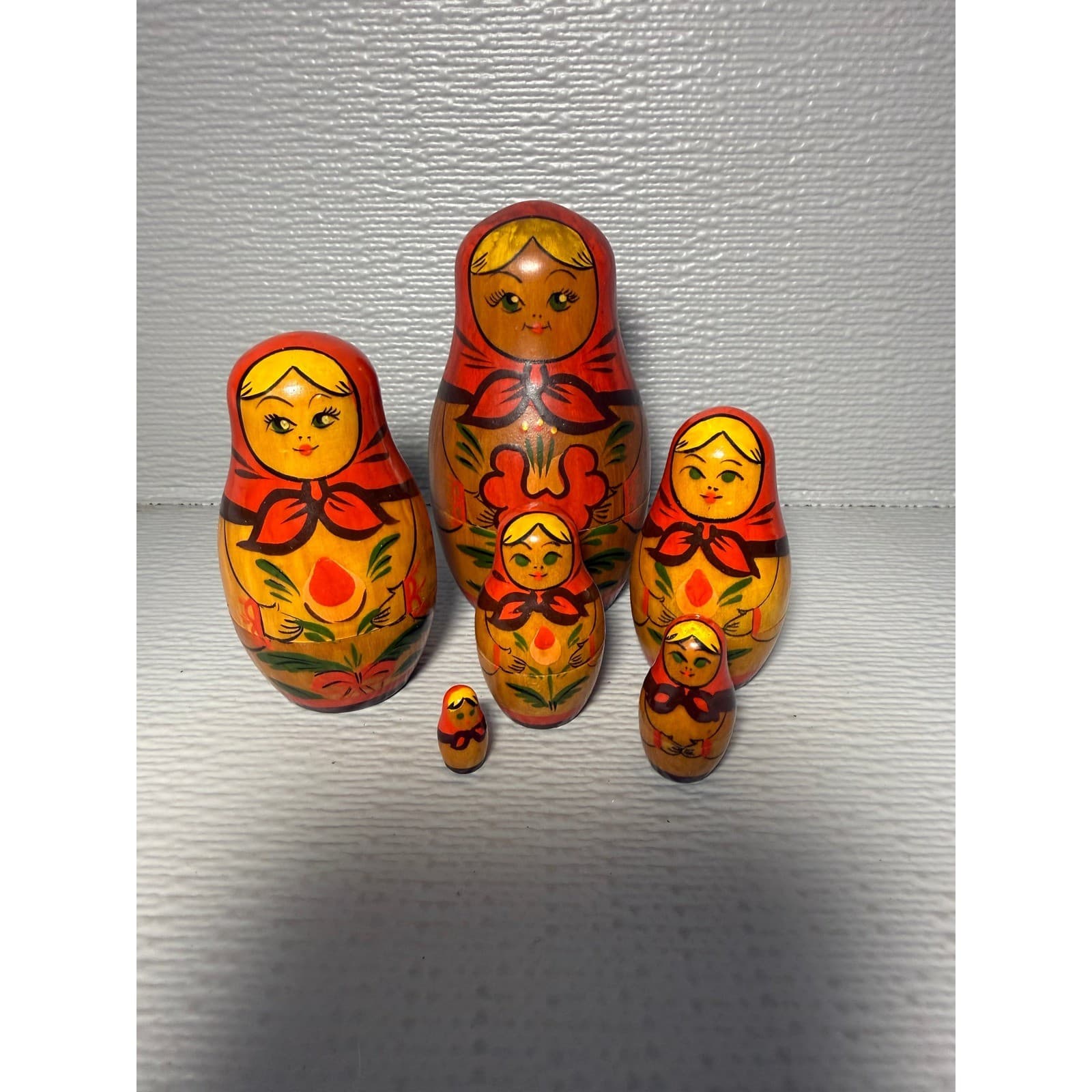 Vintage Russian Matryoshka Nesting Dolls Set 6 Piece Hand Painted Wood Folk Art - Thumbnail 4