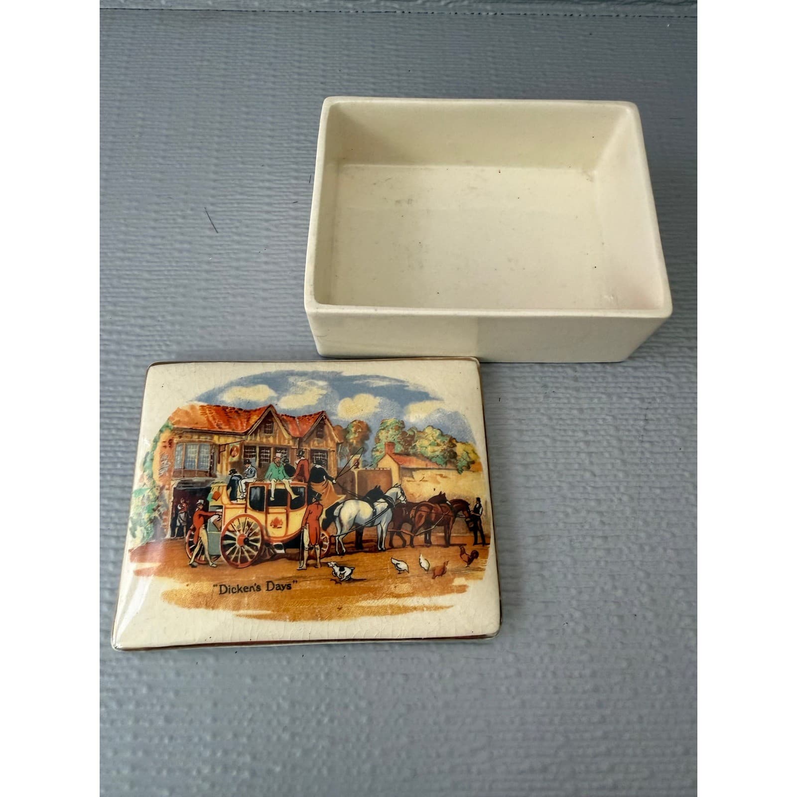 Vintage Dickens Days Ceramic Trinket Box Horse Carriage Scene Lidded Keepsake - Thumbnail 3