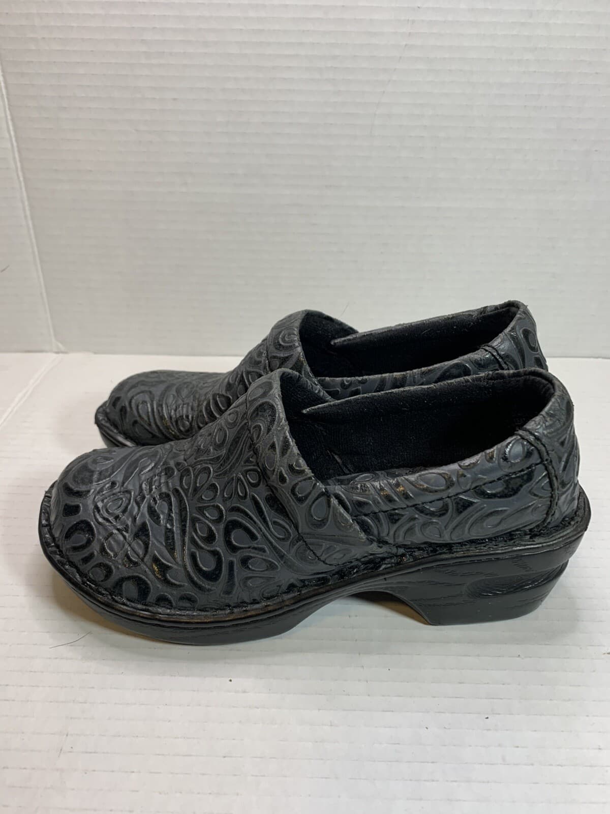 BOC Born Concept Shoes Womens 6 M Peggy Embossed Clogs Slip On - Thumbnail 4