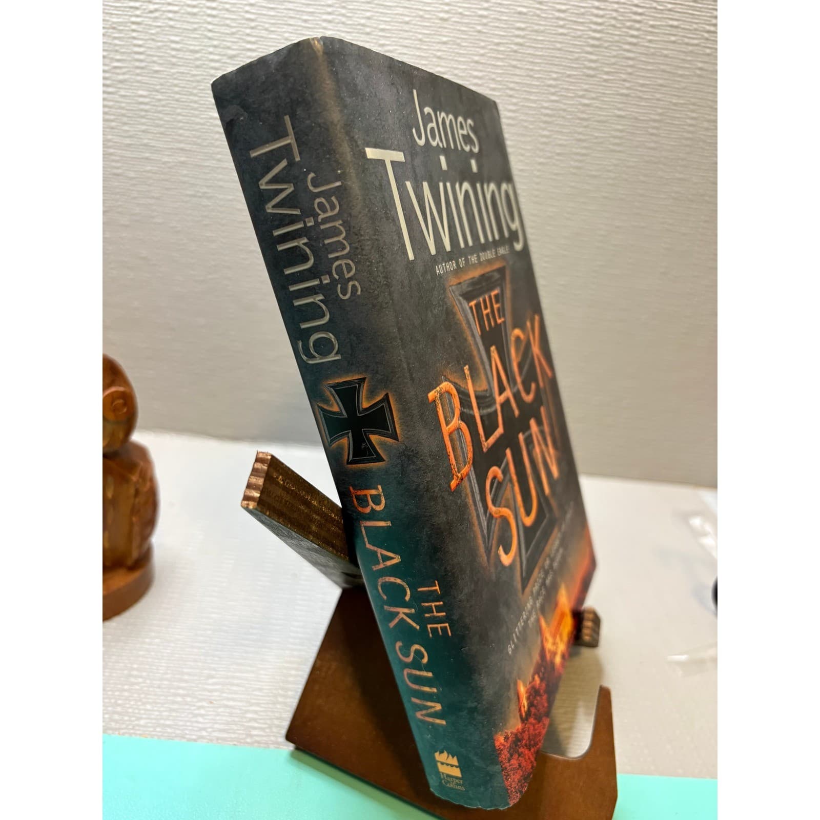 The Black Sun James Twining First Edition Hardcover Thriller 2006 HarperCollins - Thumbnail 2