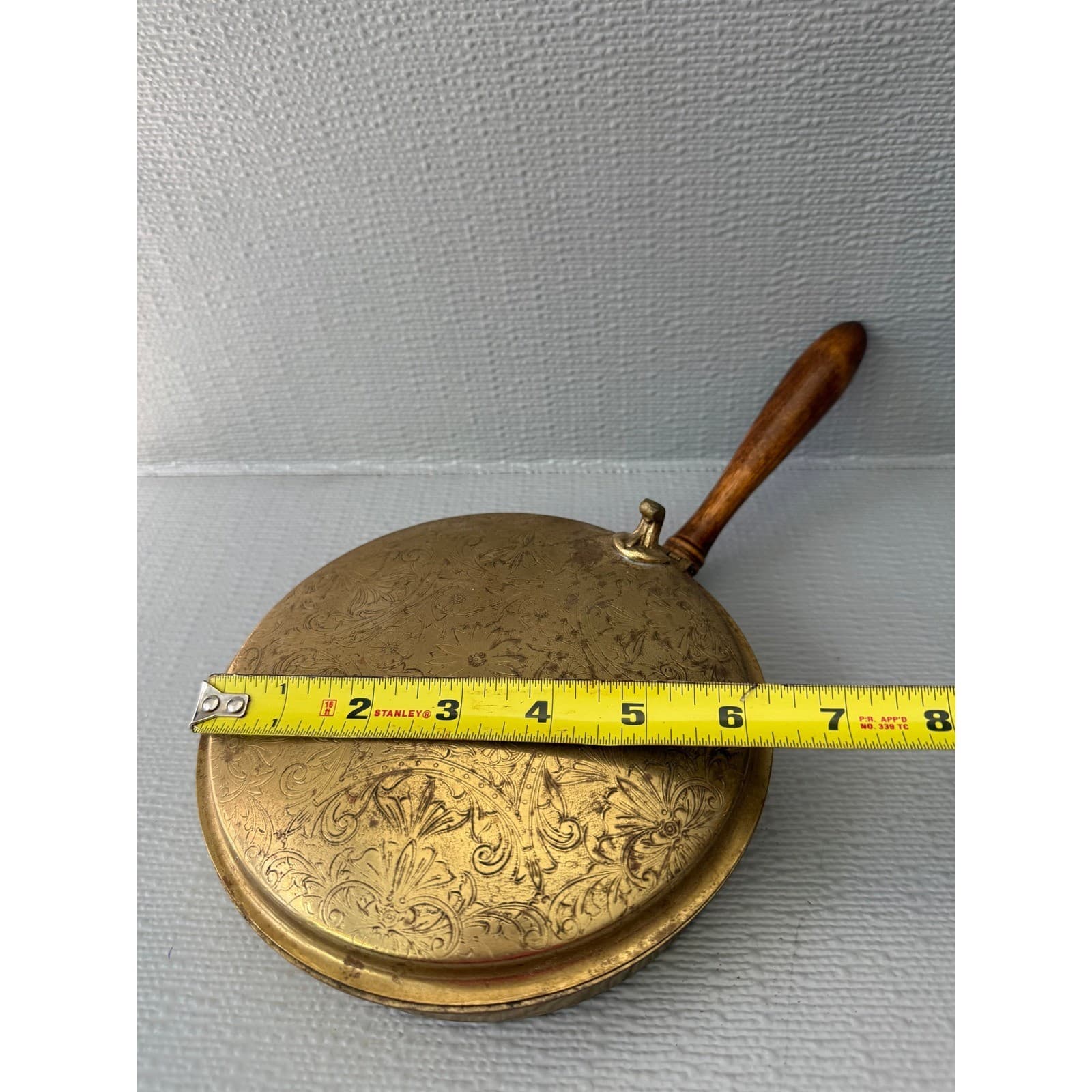 Vintage Etched Brass Silent Butler Crumb Catcher with Wood Handle Floral Design - Thumbnail 4