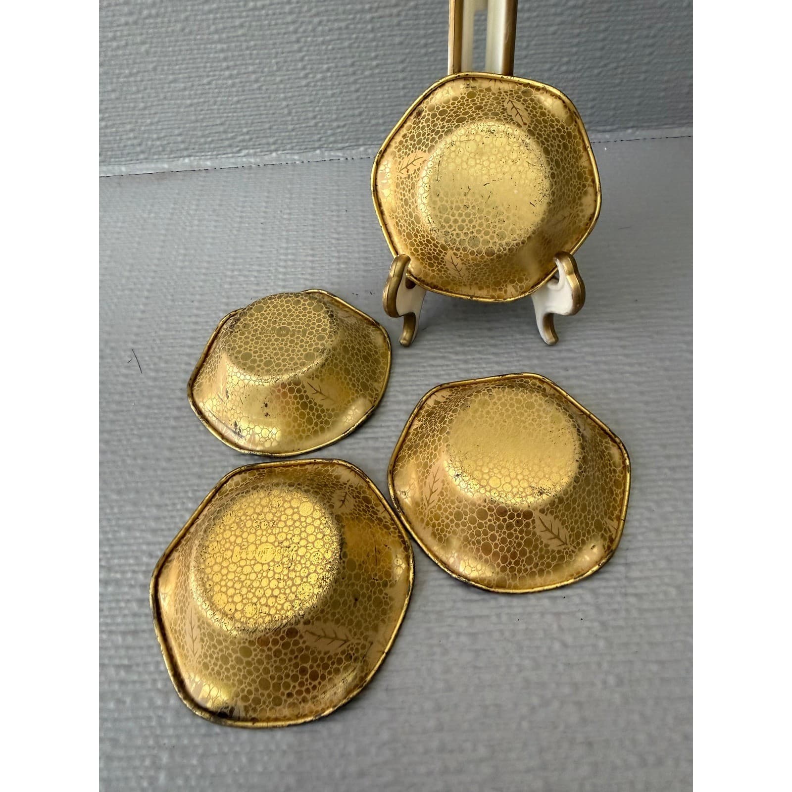 Vintage Planters Mr Peanut Metal Nut Dishes Set of 4 Gold Tone Made in USA - Thumbnail 5