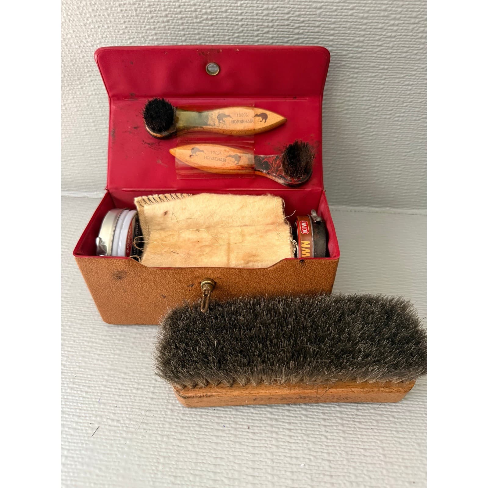 Vintage Kiwi Shoe Shine Kit Horsehair Brushes Polish Travel Case - Thumbnail 3