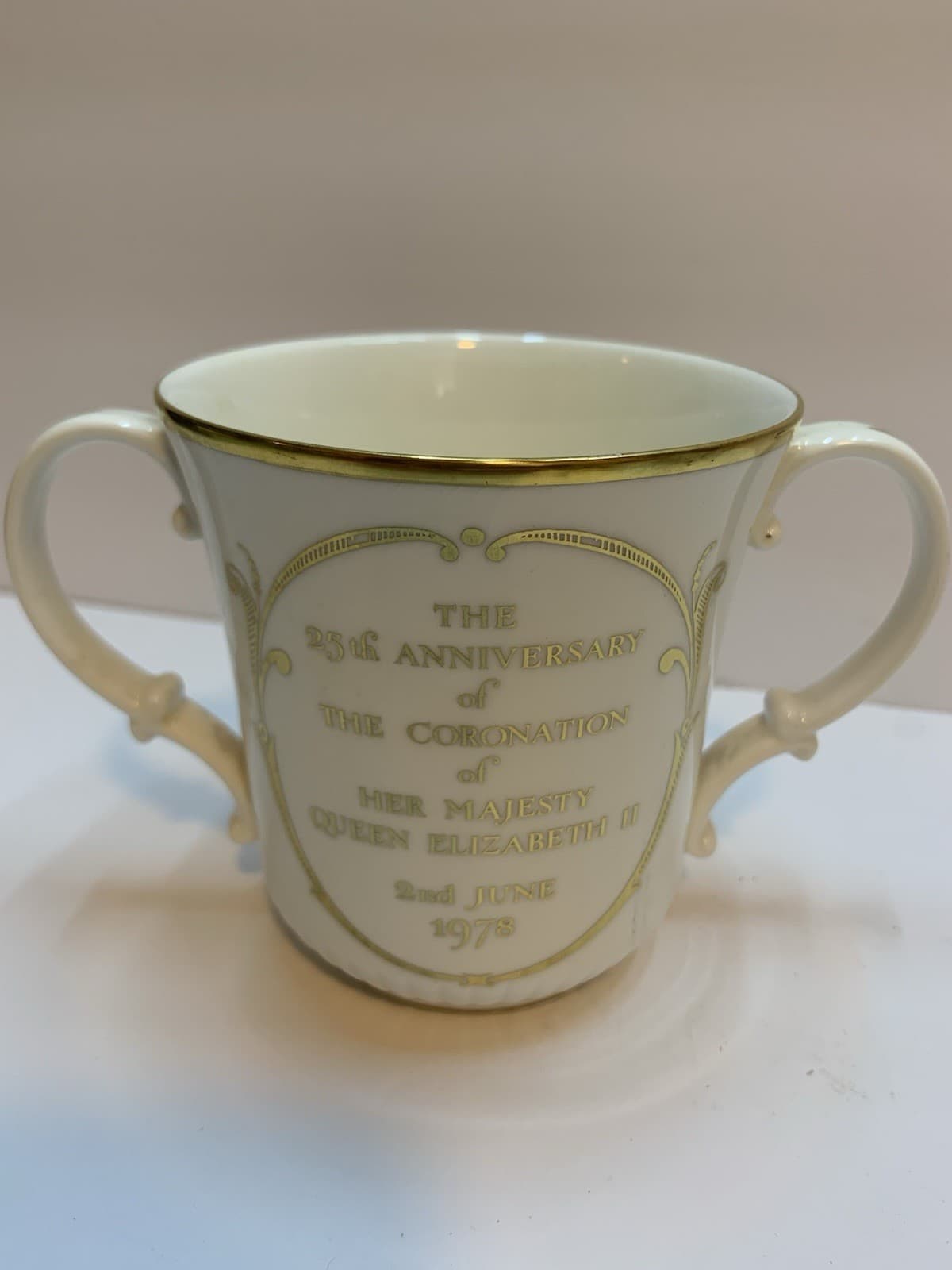 Royal Doulton Mug Commemorating Queen Elizabeth II Coronation - Thumbnail 2