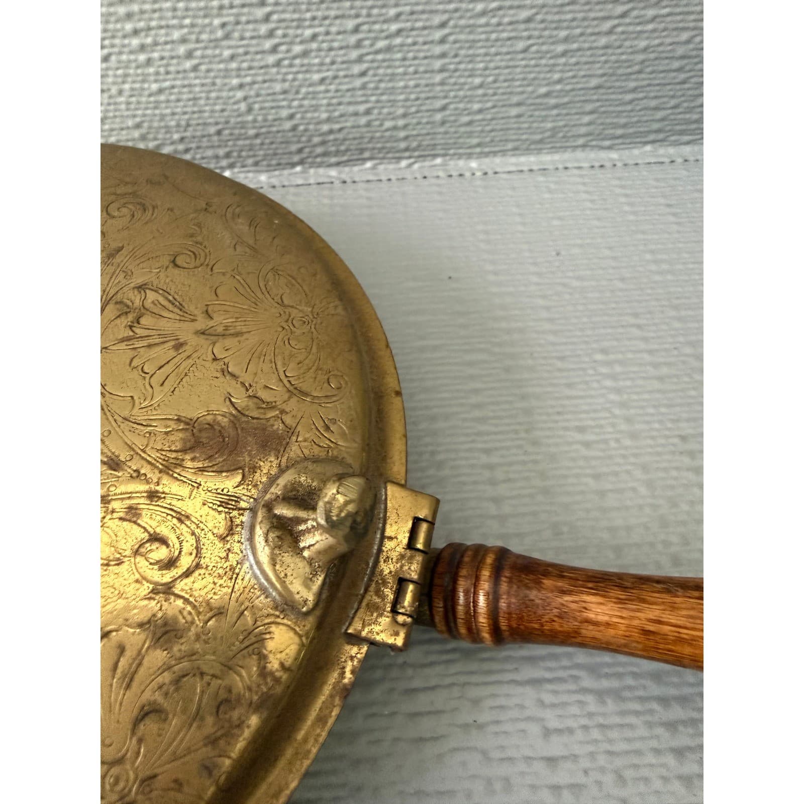 Vintage Etched Brass Silent Butler Crumb Catcher with Wood Handle Floral Design - Thumbnail 6