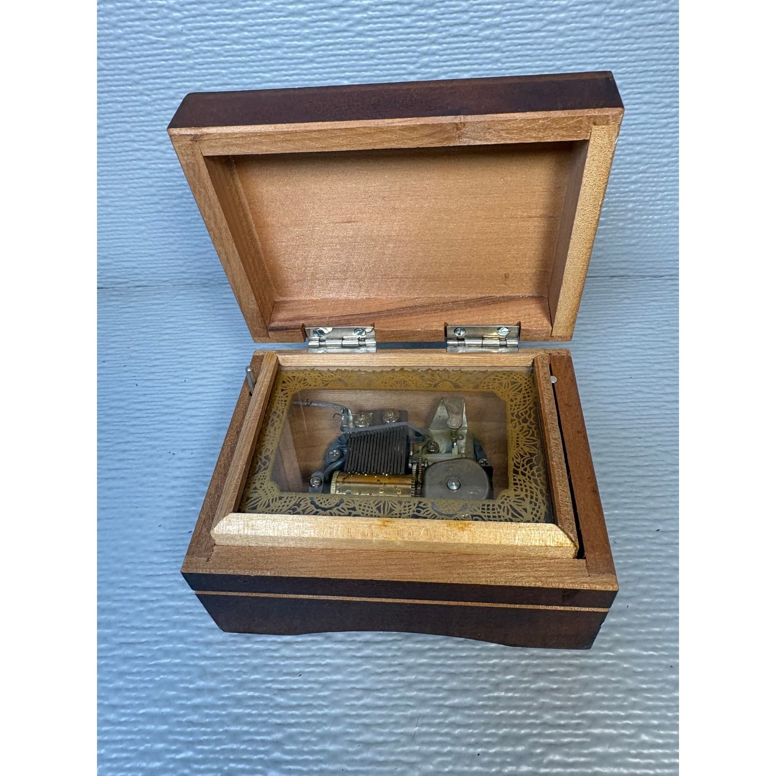 Vintage Toyo Japan Wood Music Box Children Umbrella Hummel Style Wind Up - Thumbnail 2