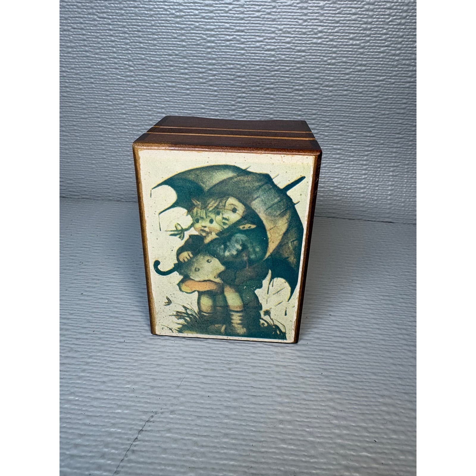 Vintage Toyo Japan Wood Music Box Children Umbrella Hummel Style Wind Up - Thumbnail 3