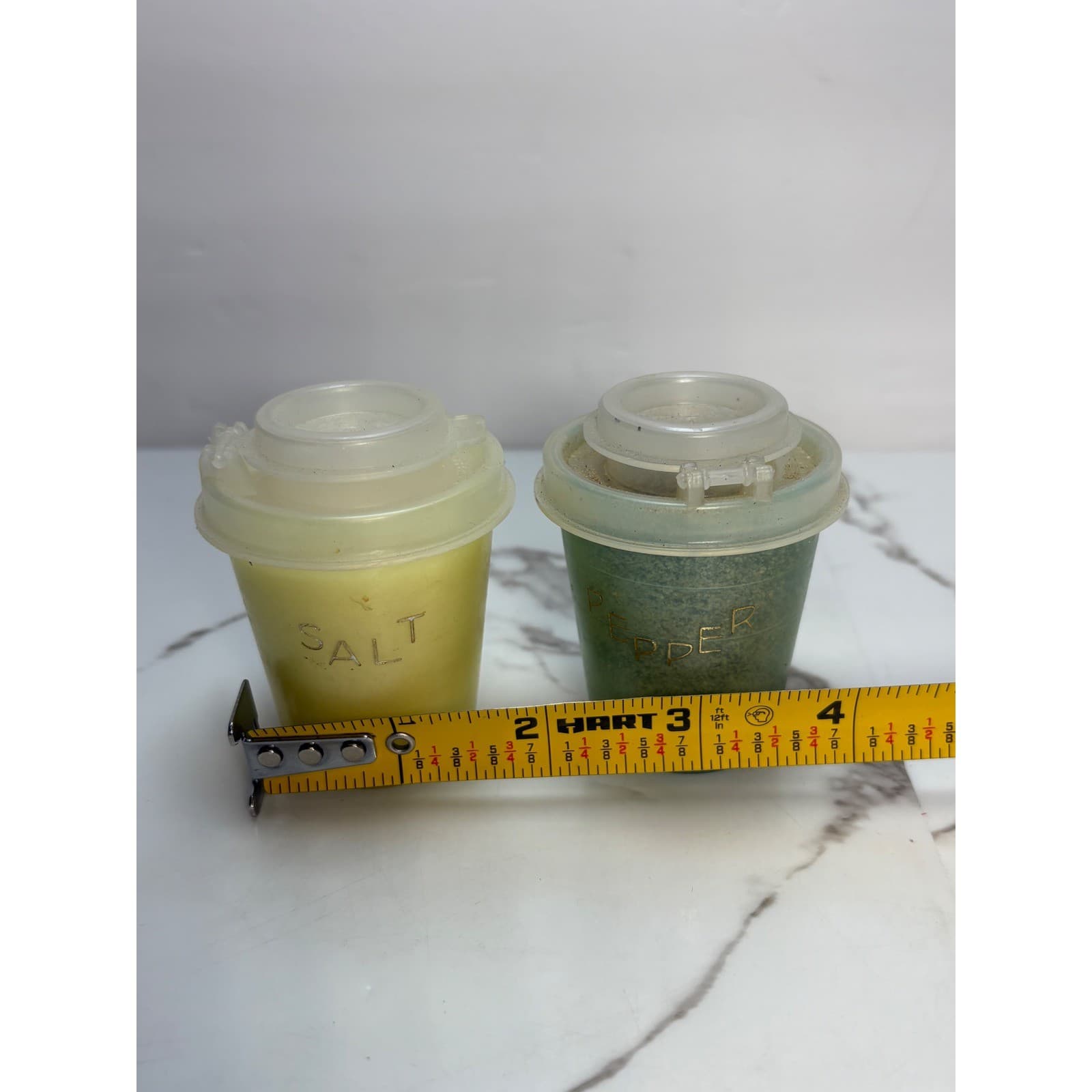 Vintage Tupperware Salt and Pepper Shakers Yellow Green Flip Top 2pc - Thumbnail 5