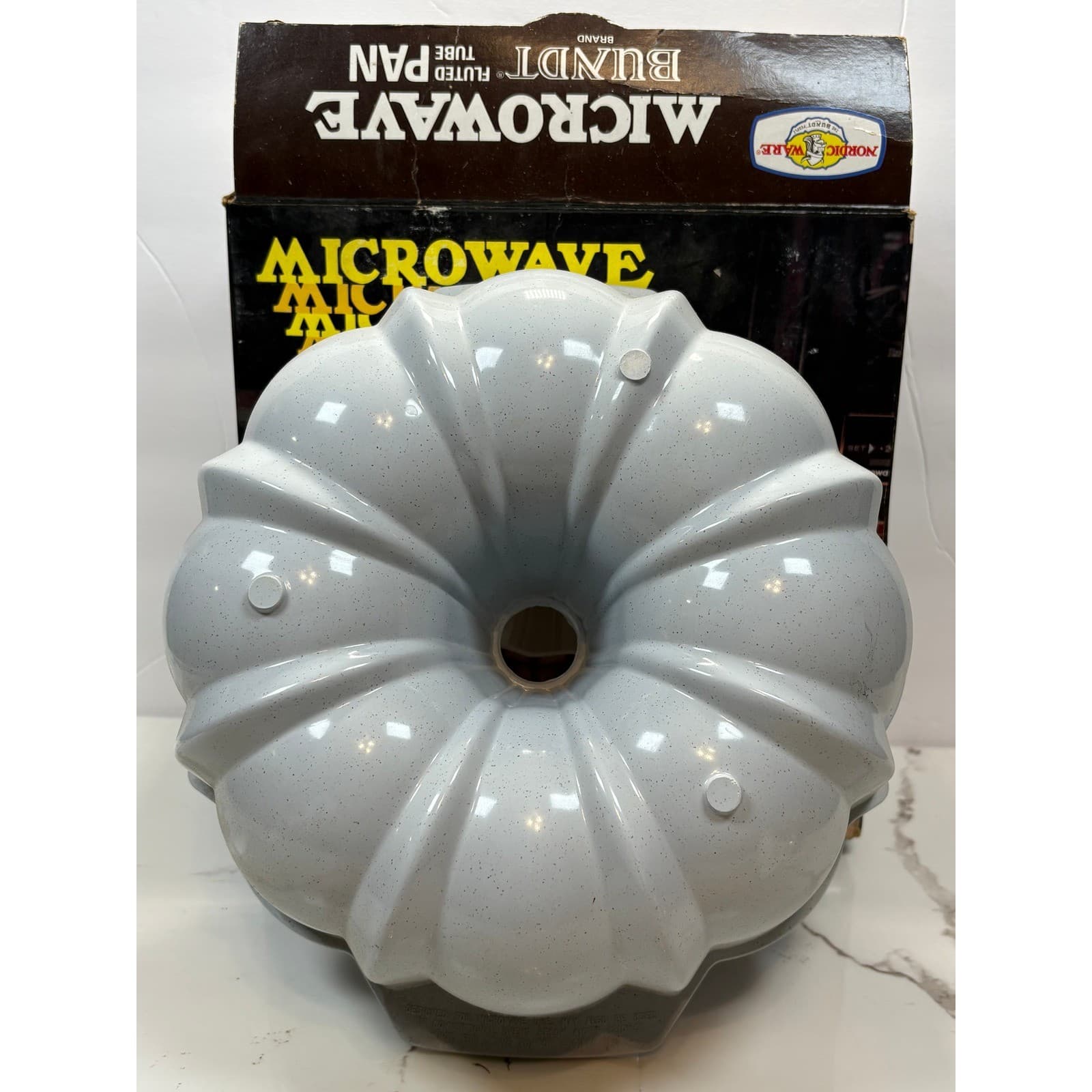 Nordic Ware Vintage Bundt Fluted Tube Pan Microwave & Conventional Oven Safe - Thumbnail 4