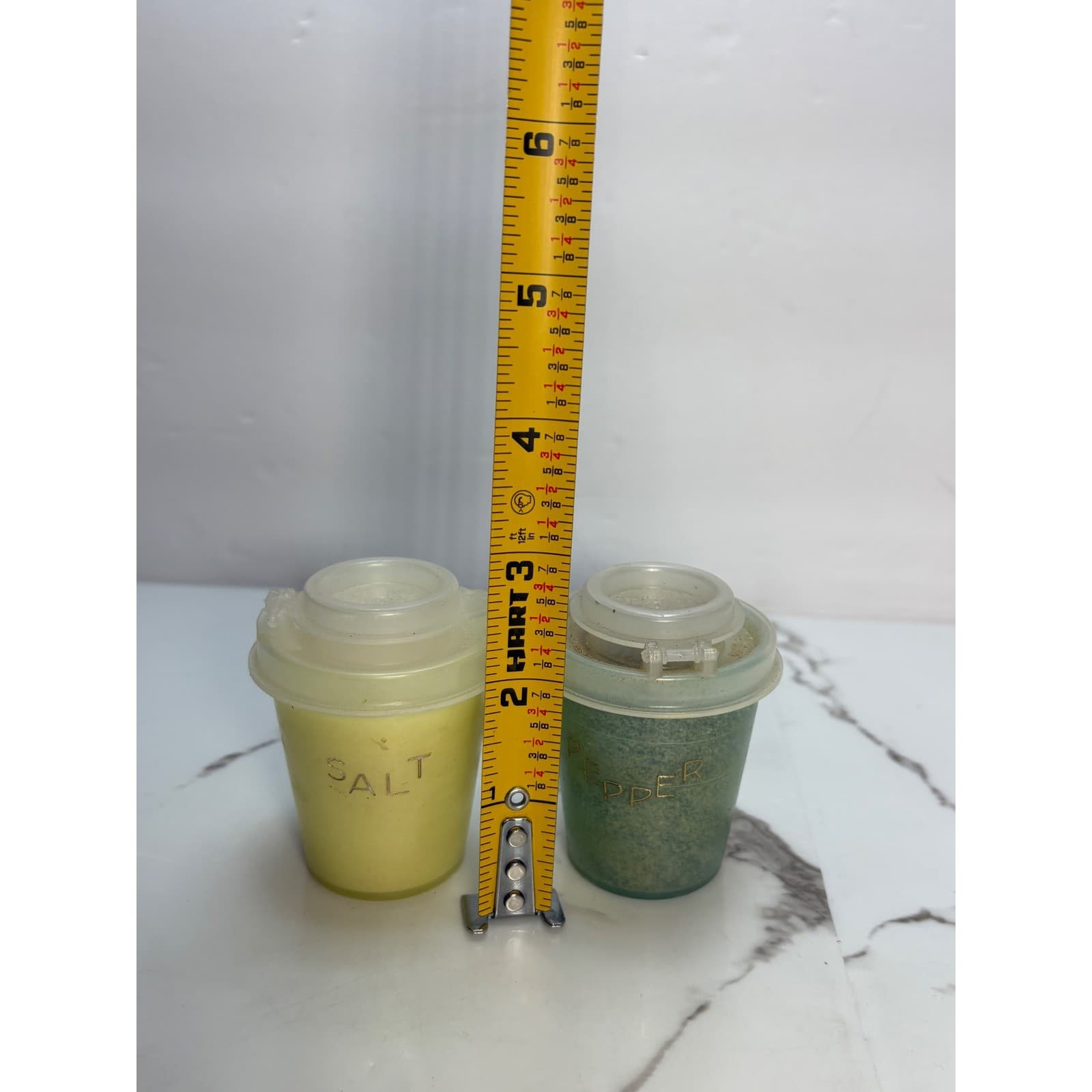 Vintage Tupperware Salt and Pepper Shakers Yellow Green Flip Top 2pc - Thumbnail 4