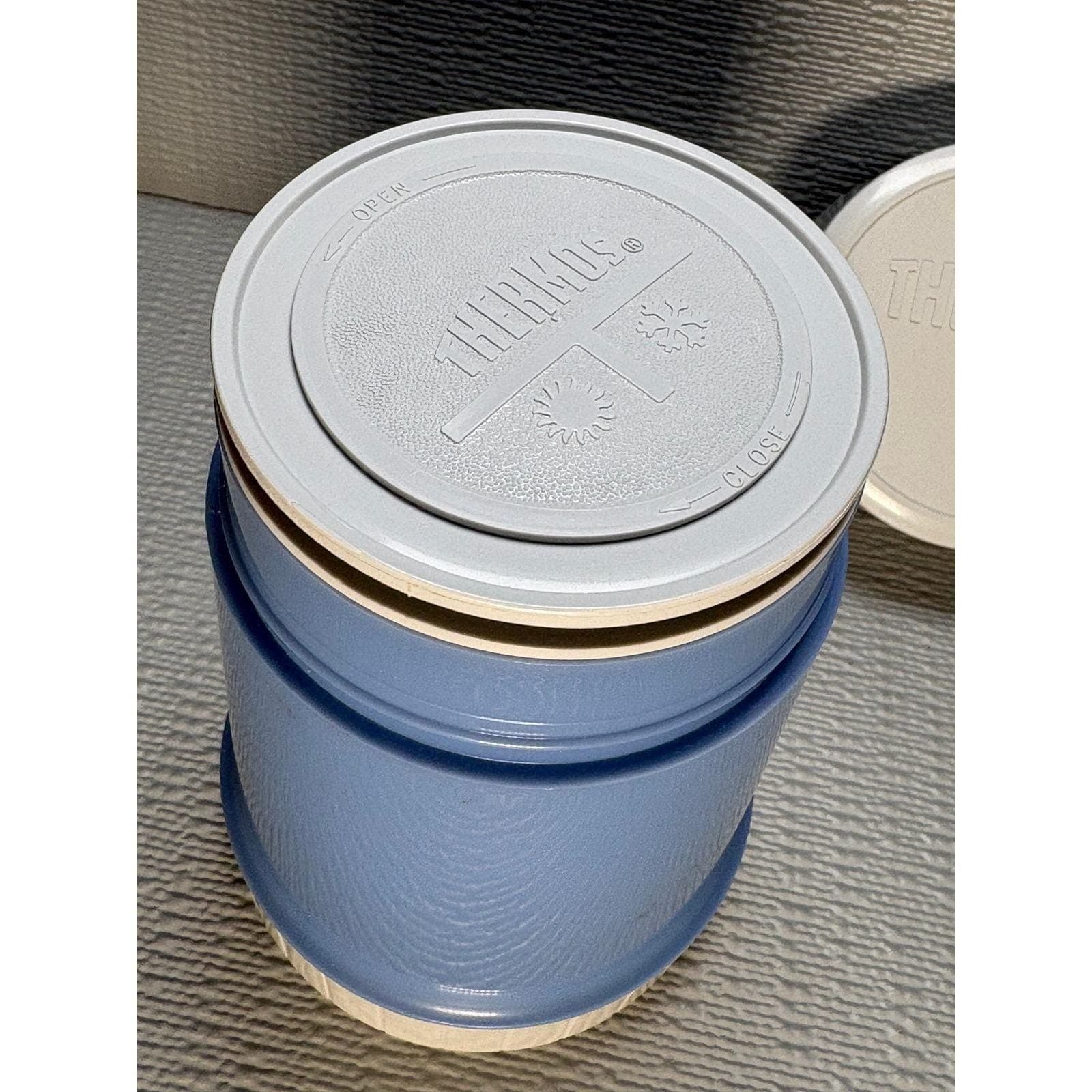 Vintage Thermos 10 oz Food Jar Blue White Glass Lined Made in Canada 70T 24F - Thumbnail 3