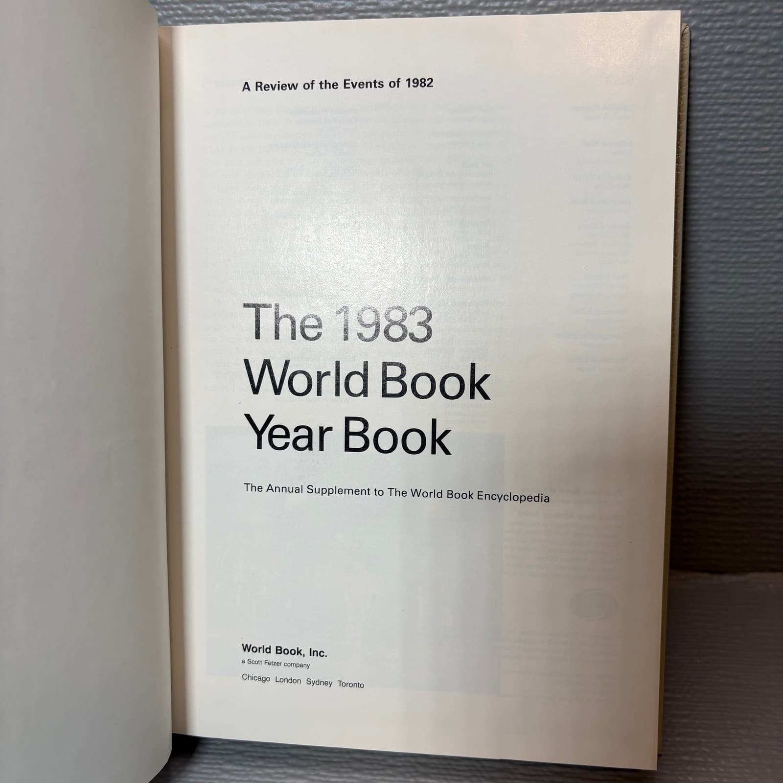 1983 World Book Year Book Vintage Hardcover Encyclopedia Supplement 1982 Events - Thumbnail 3