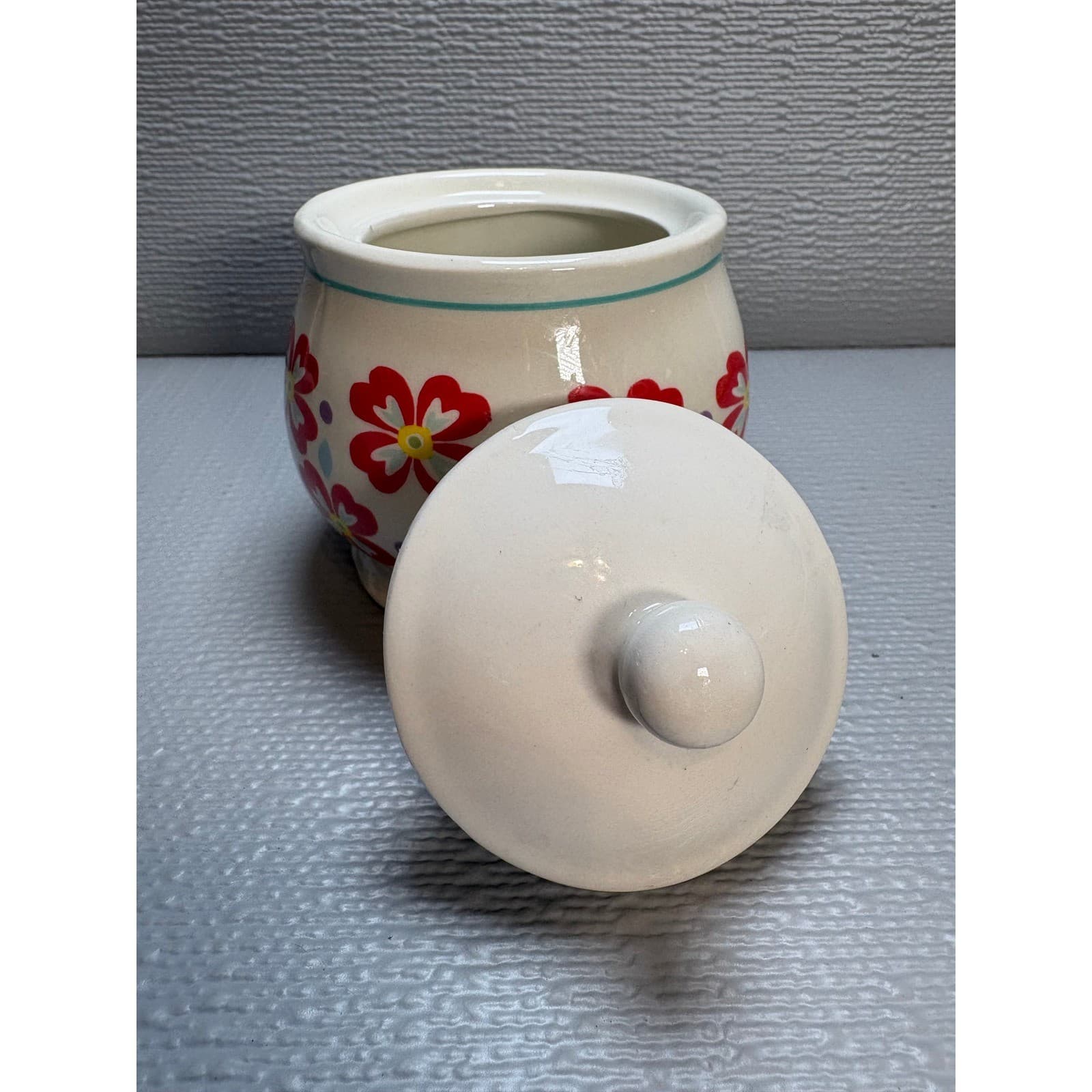 The Pioneer Woman Floral Ceramic Sugar Bowl with Lid Red White Farmhouse Style - Thumbnail 4