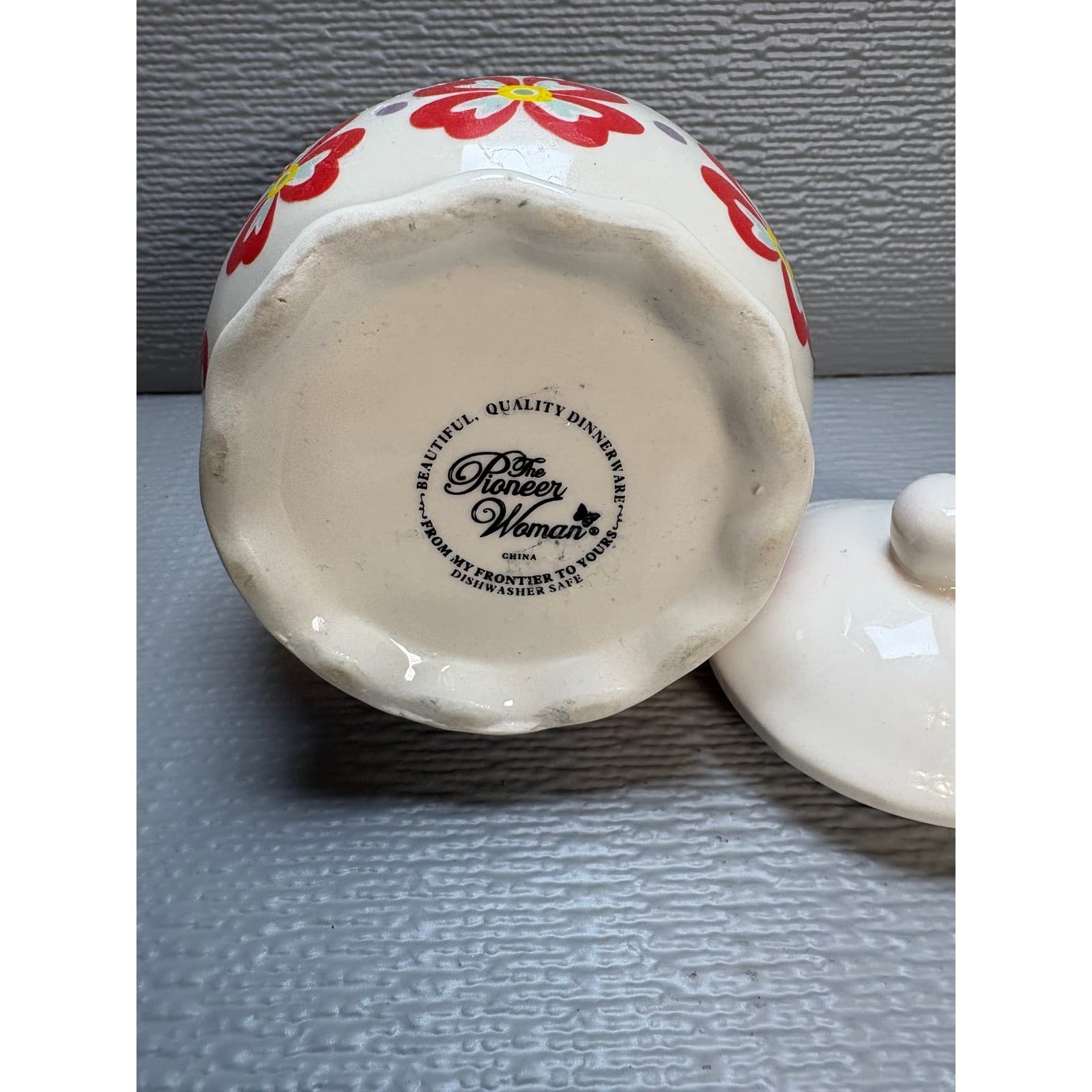 The Pioneer Woman Floral Ceramic Sugar Bowl with Lid Red White Farmhouse Style - Thumbnail 5