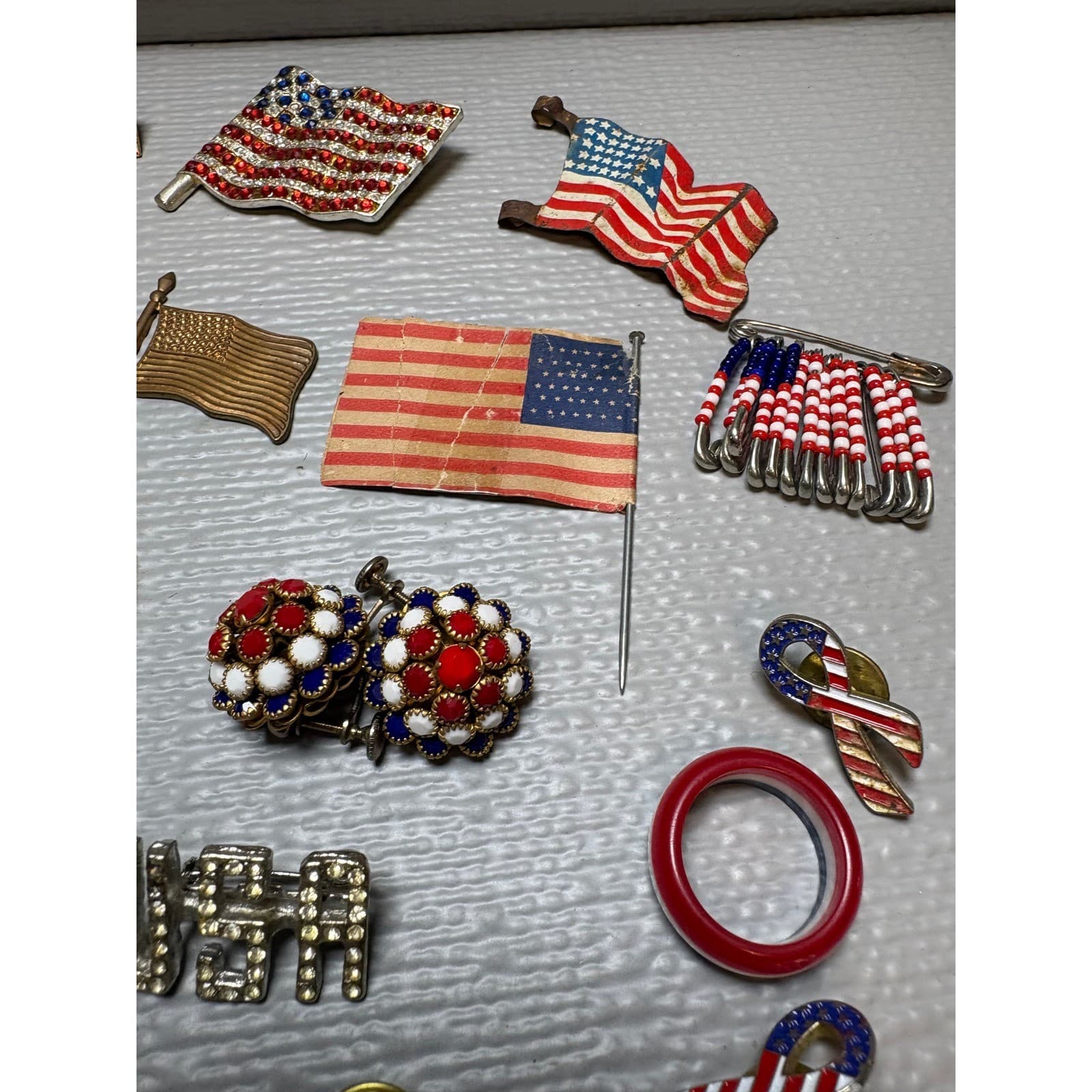 Vintage 40+ pc Patriotic USA Flag Rhinestone Jewelry Pin Brooch Charms cufflinks - Thumbnail 7