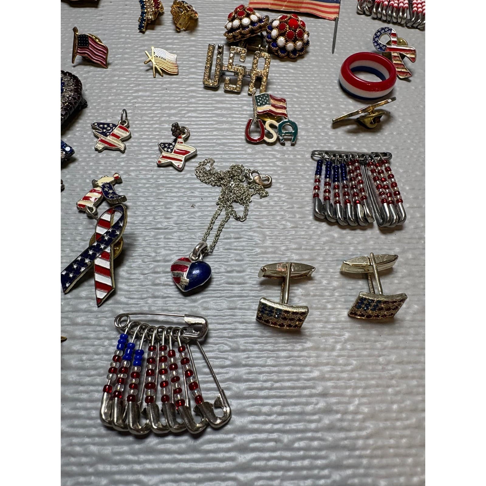 Vintage 40+ pc Patriotic USA Flag Rhinestone Jewelry Pin Brooch Charms cufflinks - Thumbnail 3