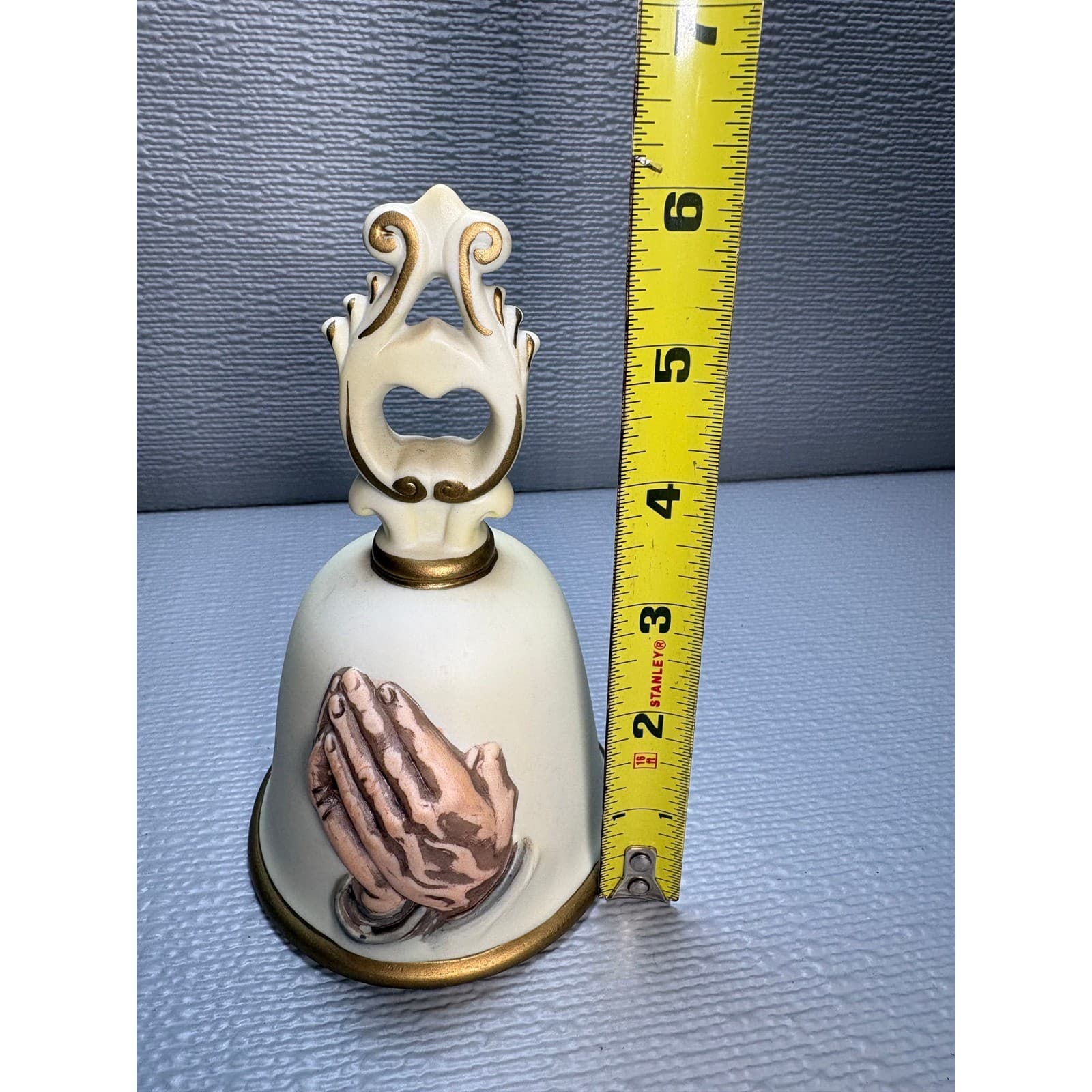 Vintage Homco Praying Hands Porcelain Bell Gold Trim Bisque Taiwan 1452 - Thumbnail 6