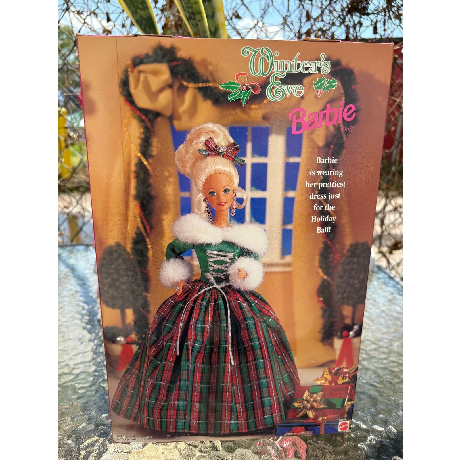 Mattel Winter's Eve Barbie Special Edition 1994 Holiday Doll 13613 NEW - Thumbnail 2