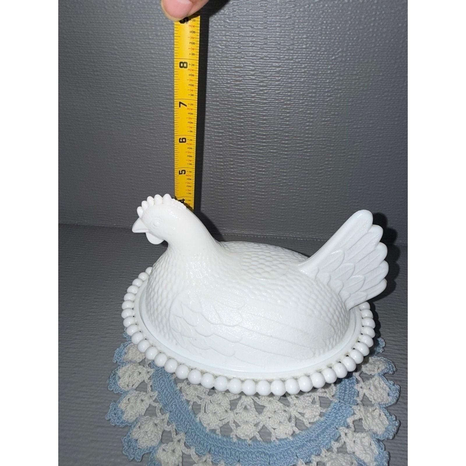 Vintage White Milk Glass Hen on Nest Covered Dish Beaded Rim - Thumbnail 7