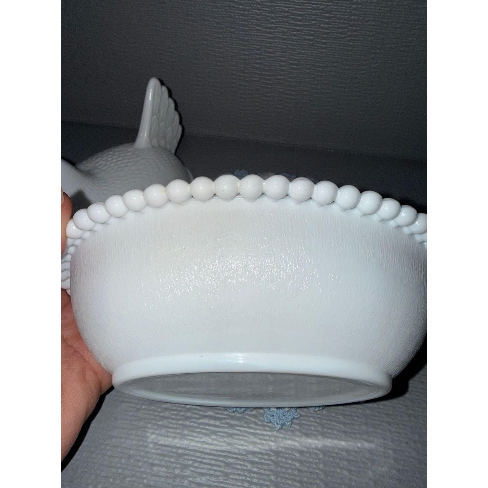 Vintage White Milk Glass Hen on Nest Covered Dish Beaded Rim - Thumbnail 5
